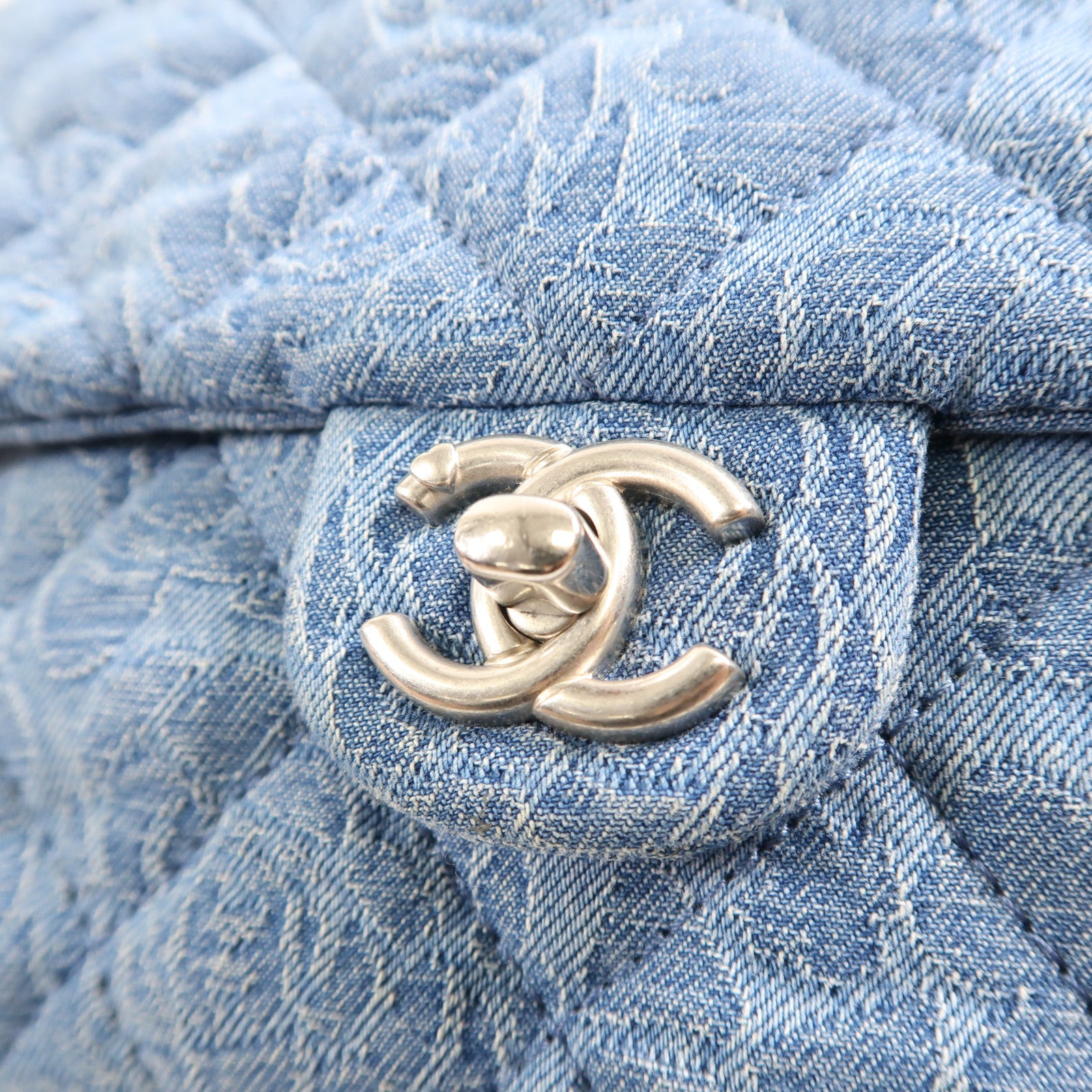 CHANEL 牛仔布Chain Shoulder 銀扣鏈帶肩背袋