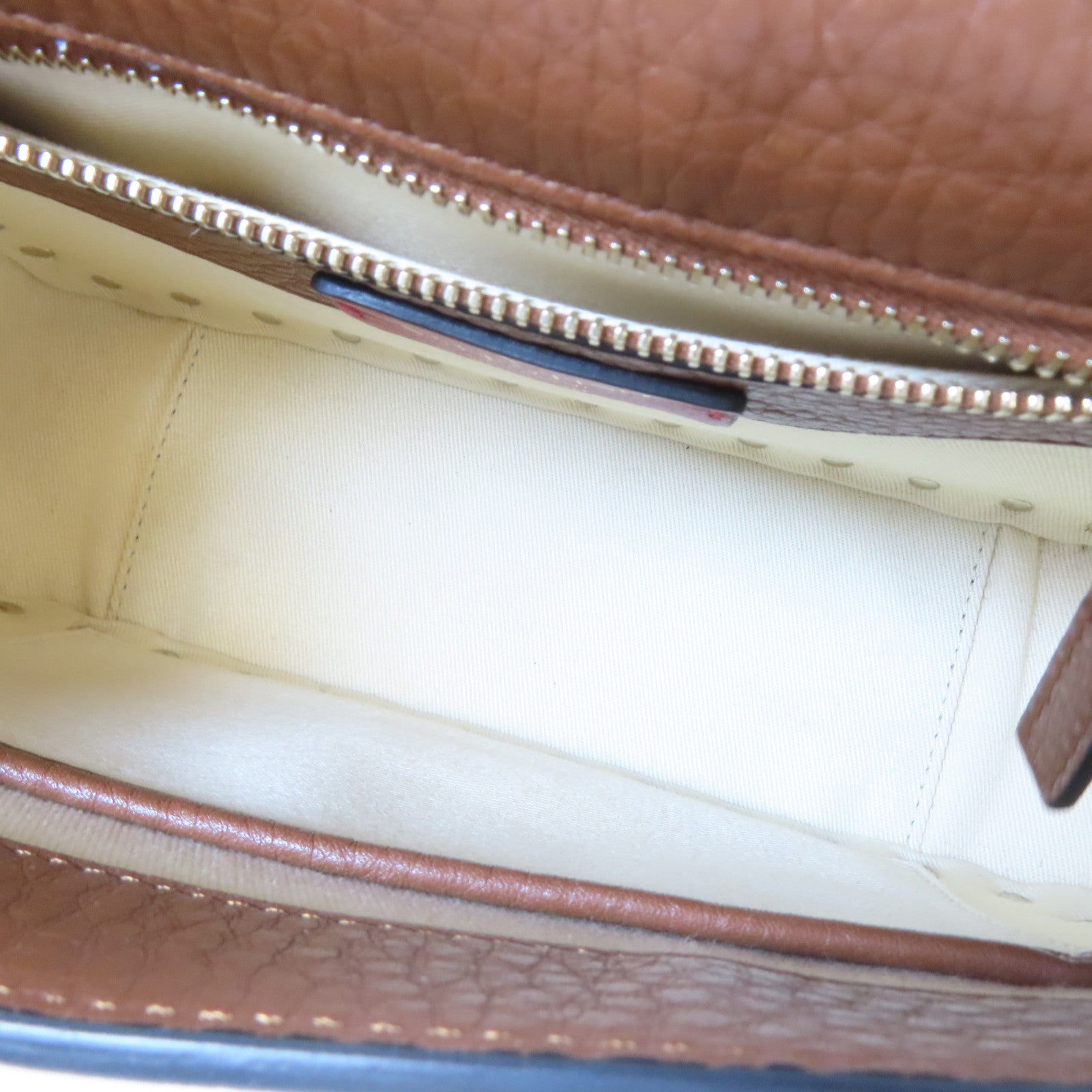 Valentino 牛皮皮革Shoulder Bag金扣肩背袋啡色