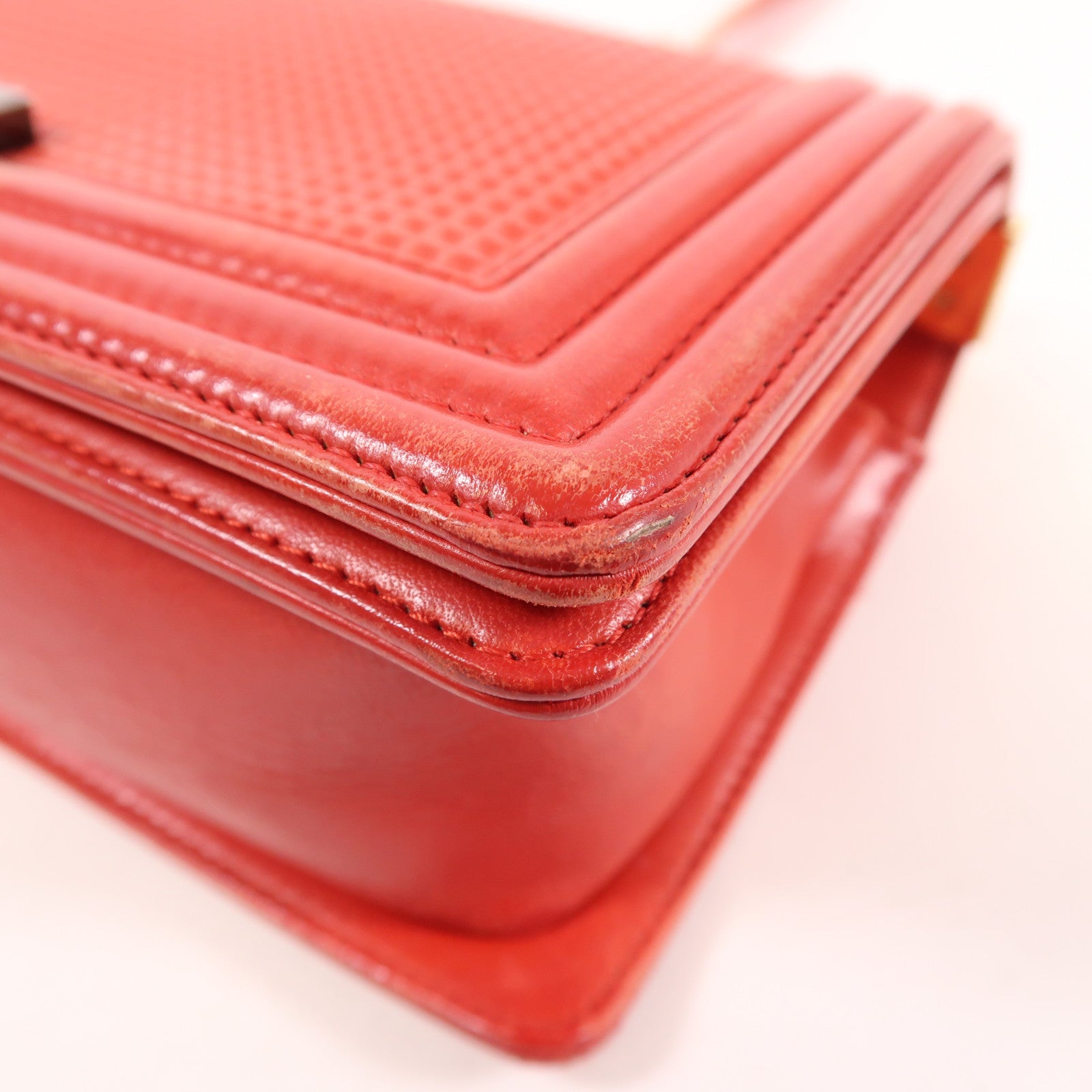 CHANEL 牛皮皮革Boy 25金扣鏈帶肩背袋