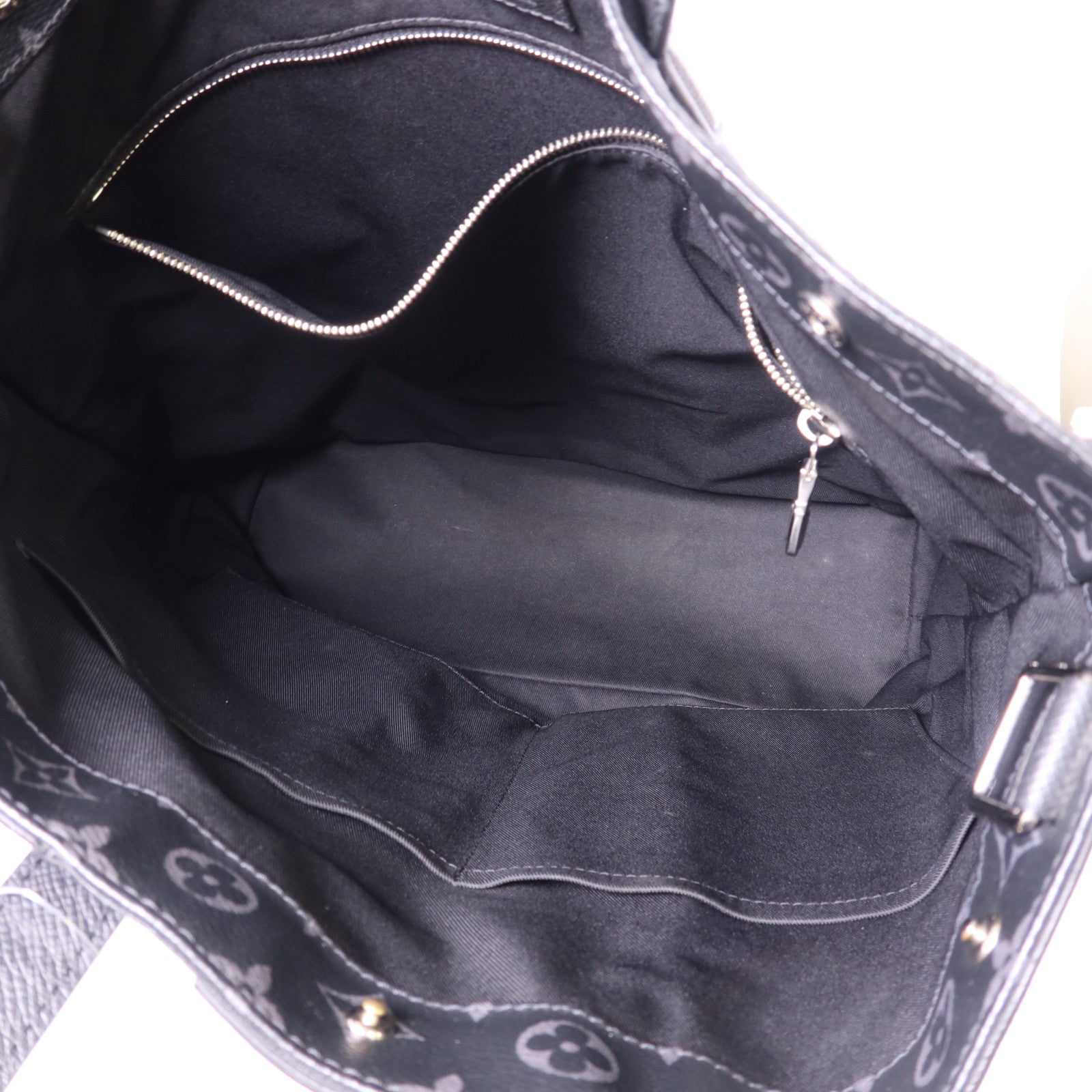 LOUIS VUITTON Taigarama Monogram Eclipse City Tote銀扣肩背袋