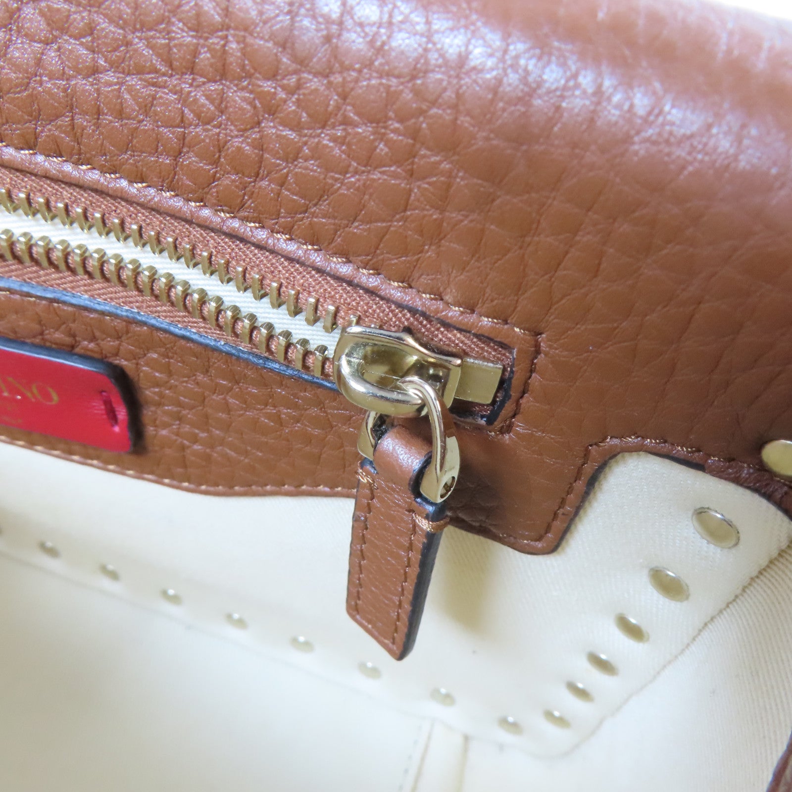 Valentino 牛皮皮革Shoulder Bag金扣肩背袋啡色