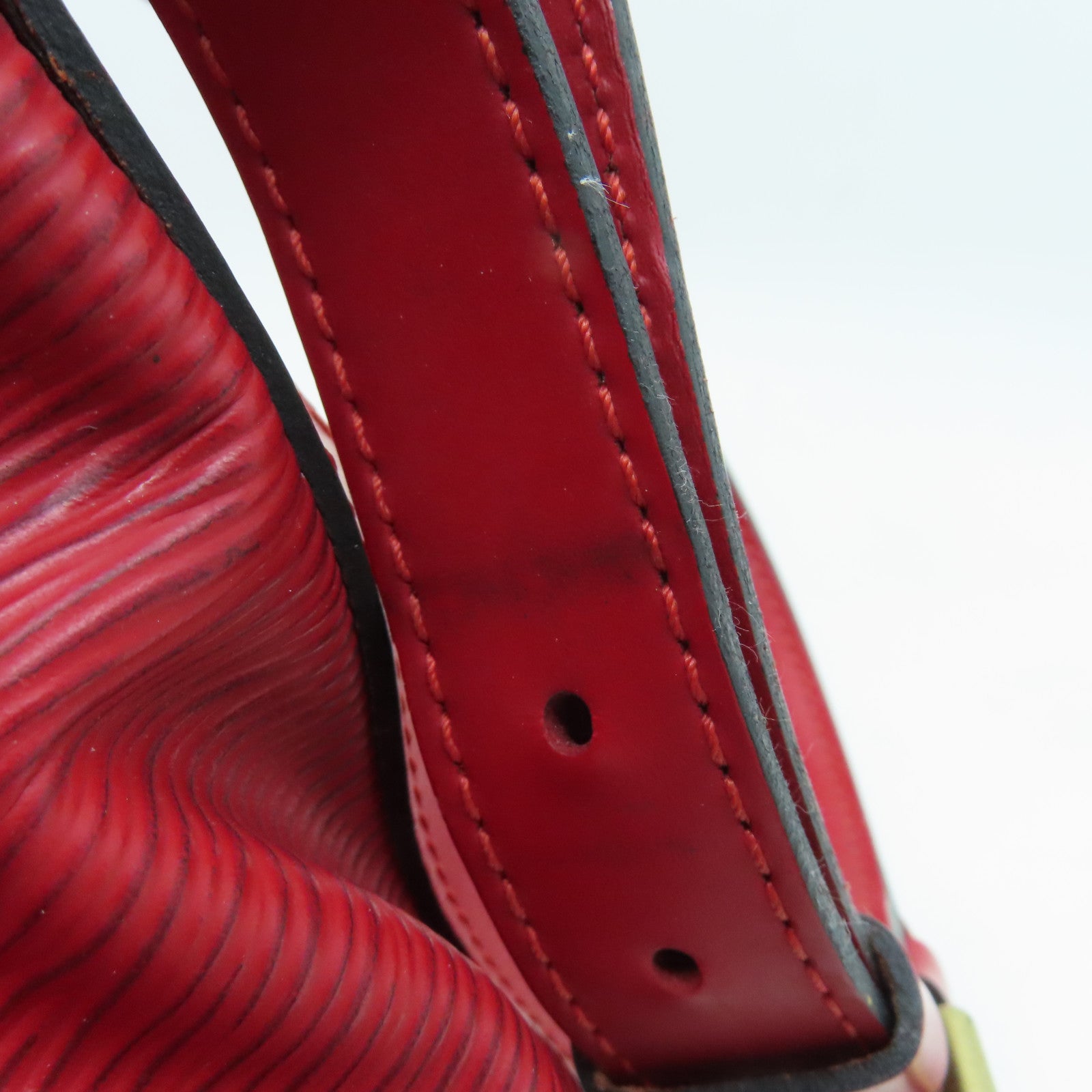 LOUIS VUITTON 【激減優惠】Epi Noe金扣肩背袋紅色