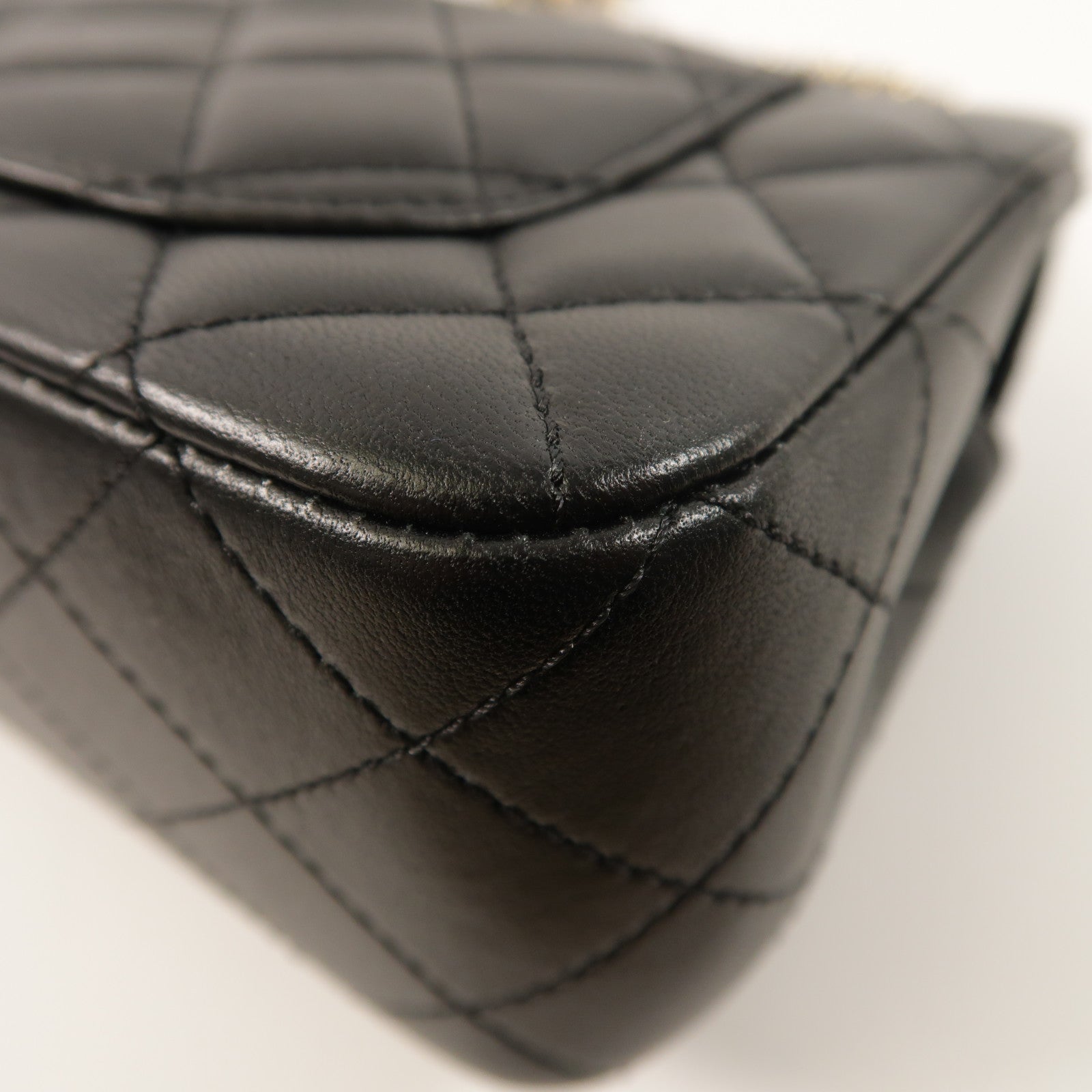 CHANEL 羊皮皮革Classic 20金扣鏈帶肩背袋