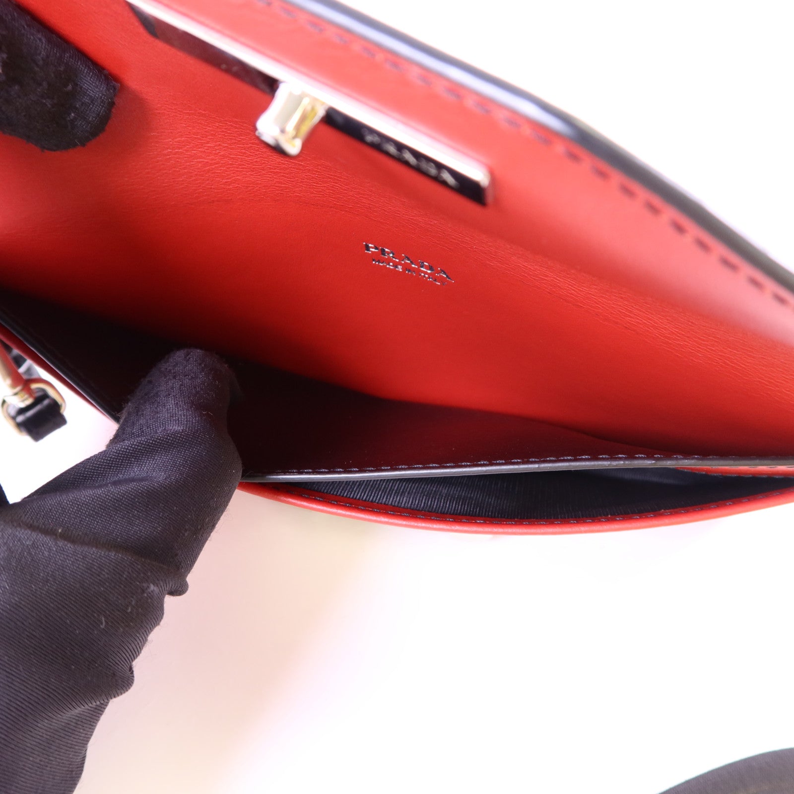 PRADA 【激減優惠】牛皮皮革Clutch銀扣手拿包