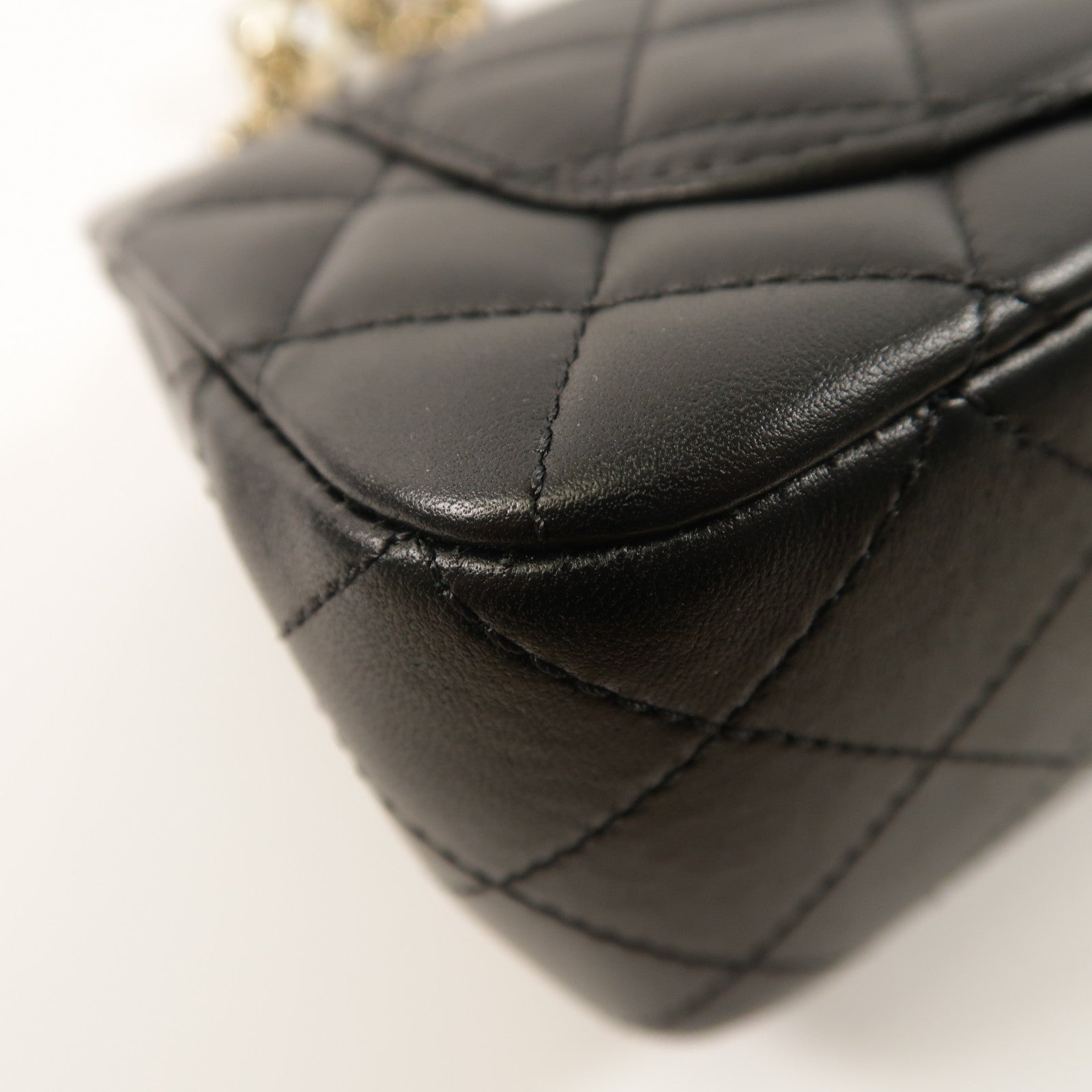 CHANEL 羊皮皮革Classic 20金扣鏈帶肩背袋