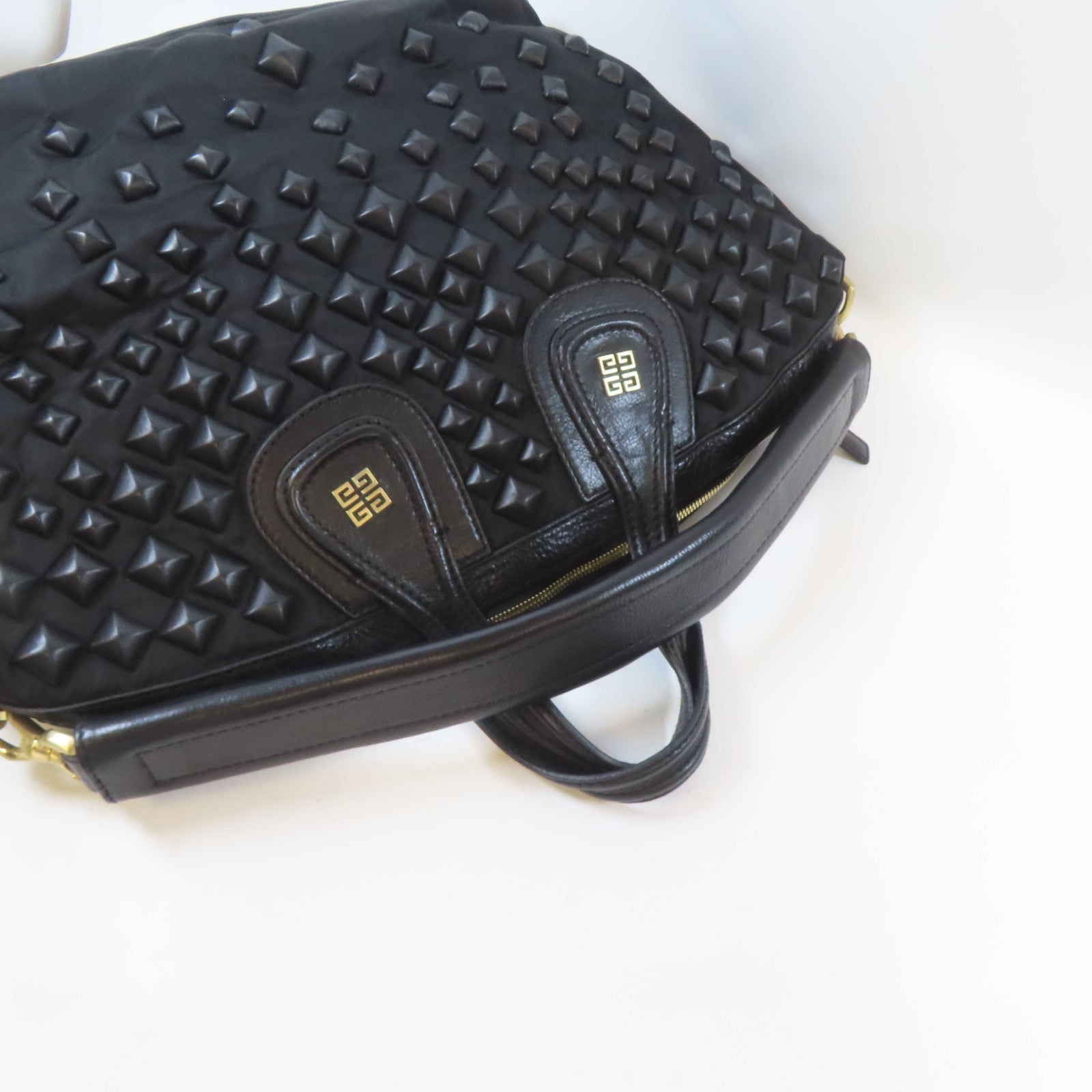 GIVENCHY 【激減優惠】尼龍Nightingale Studded Bag金扣手挽肩背兩用袋黑色