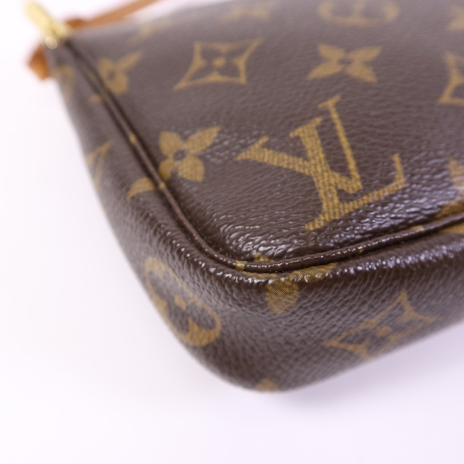 LOUIS VUITTON Monogram Pochette Accessoires金扣手挽袋