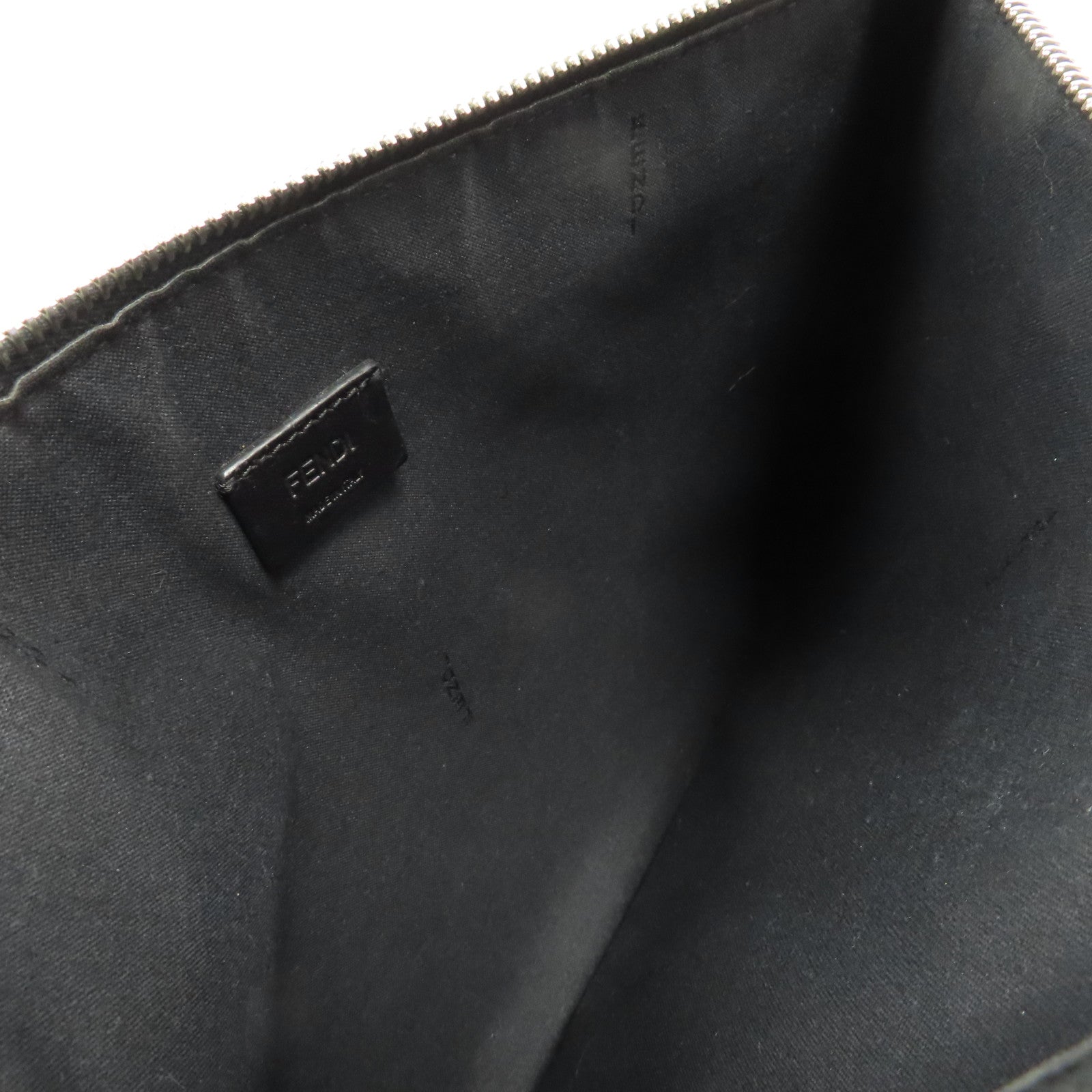 FENDI 牛皮皮革Monster Clutch Bag銀扣手拿包黑色