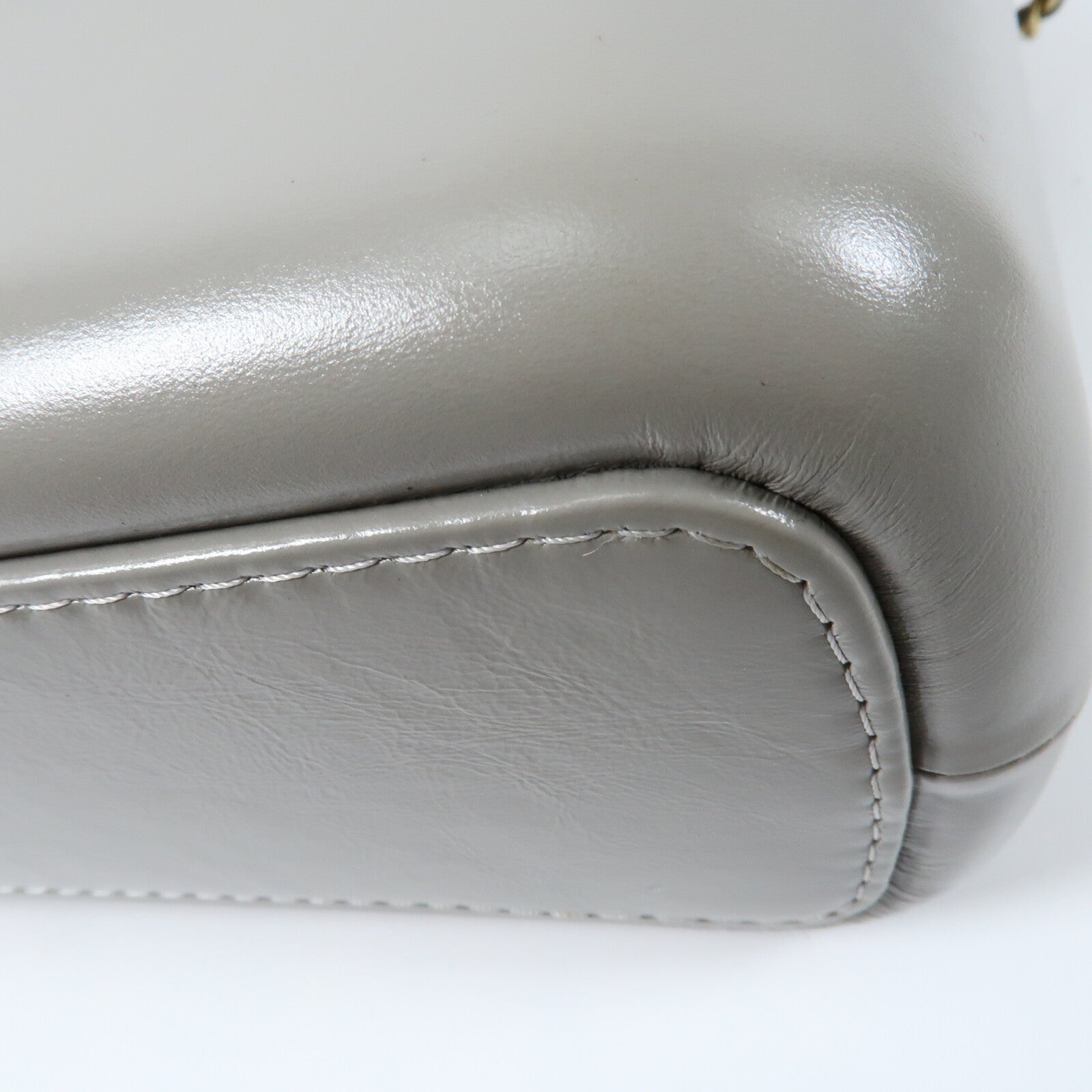 CHANEL 牛皮皮革Gabrielle Medium鏈帶肩背袋
