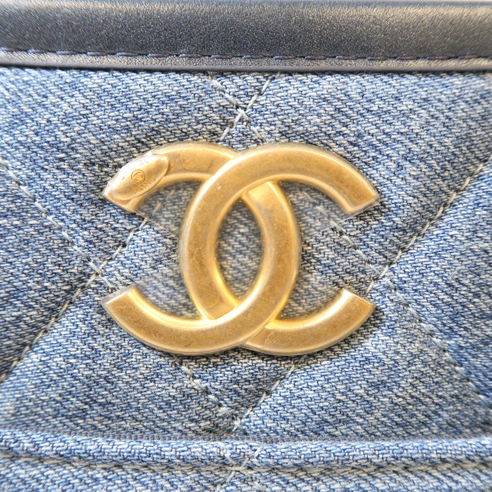 CHANEL 菱格牛仔布Hobo Bag金扣手挽肩背兩用袋藍色