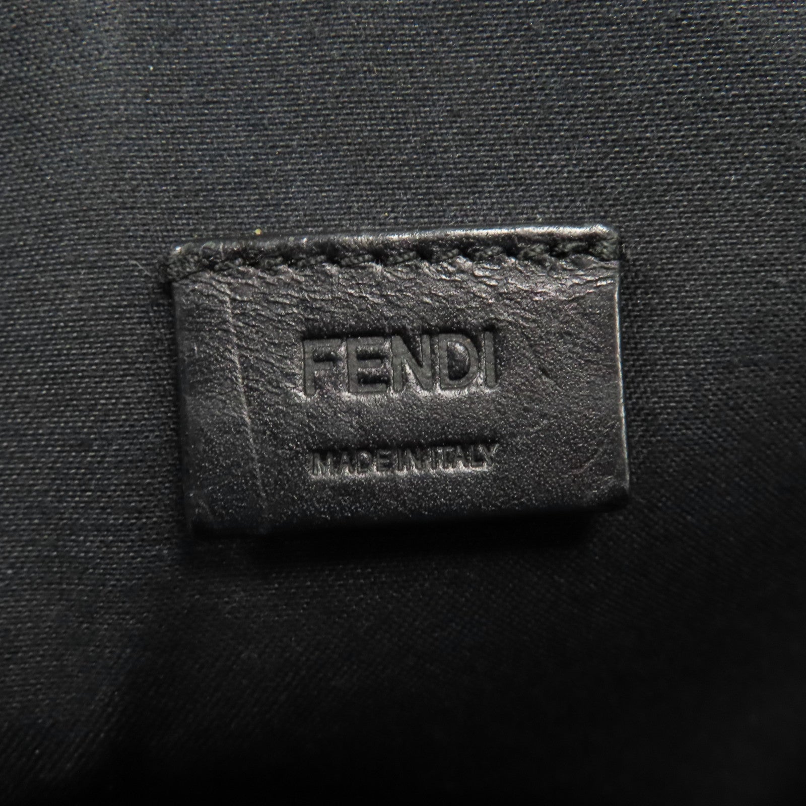 FENDI 牛皮皮革Monster Clutch Bag銀扣手拿包黑色