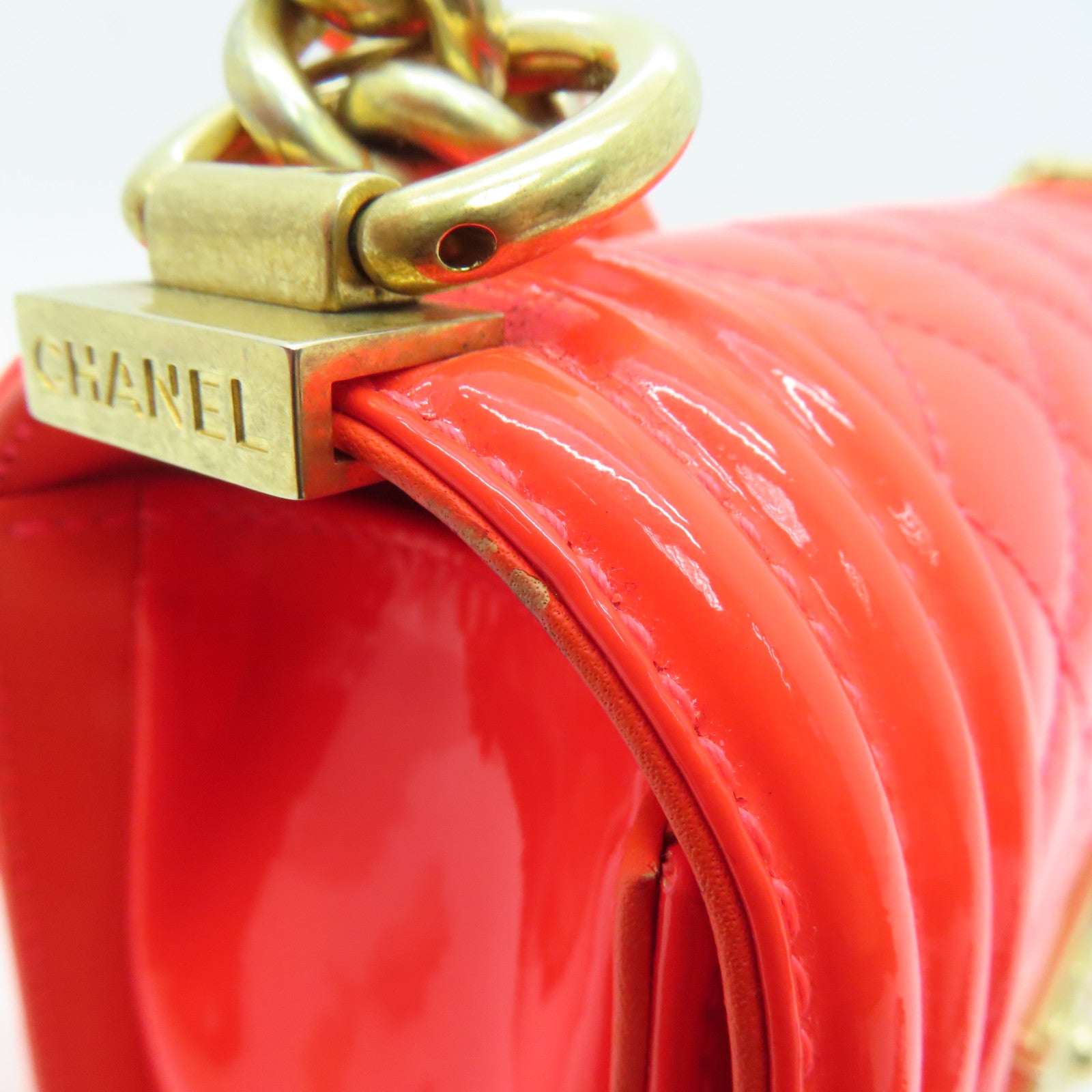 CHANEL diamond patent leather Boy Chanel Shoulder Bag gold buckle chain shoulder bag orange