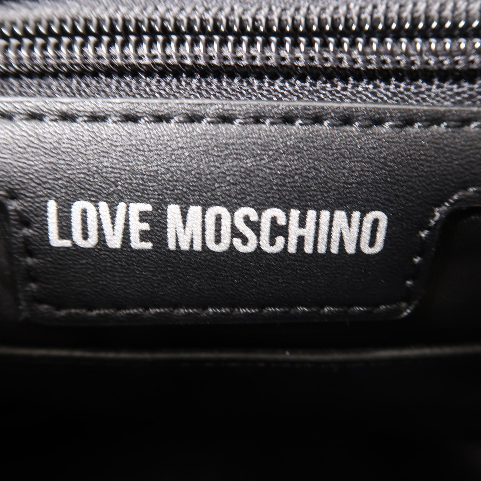 MOSCHINO 尼龍Backpack銀扣背包黑色