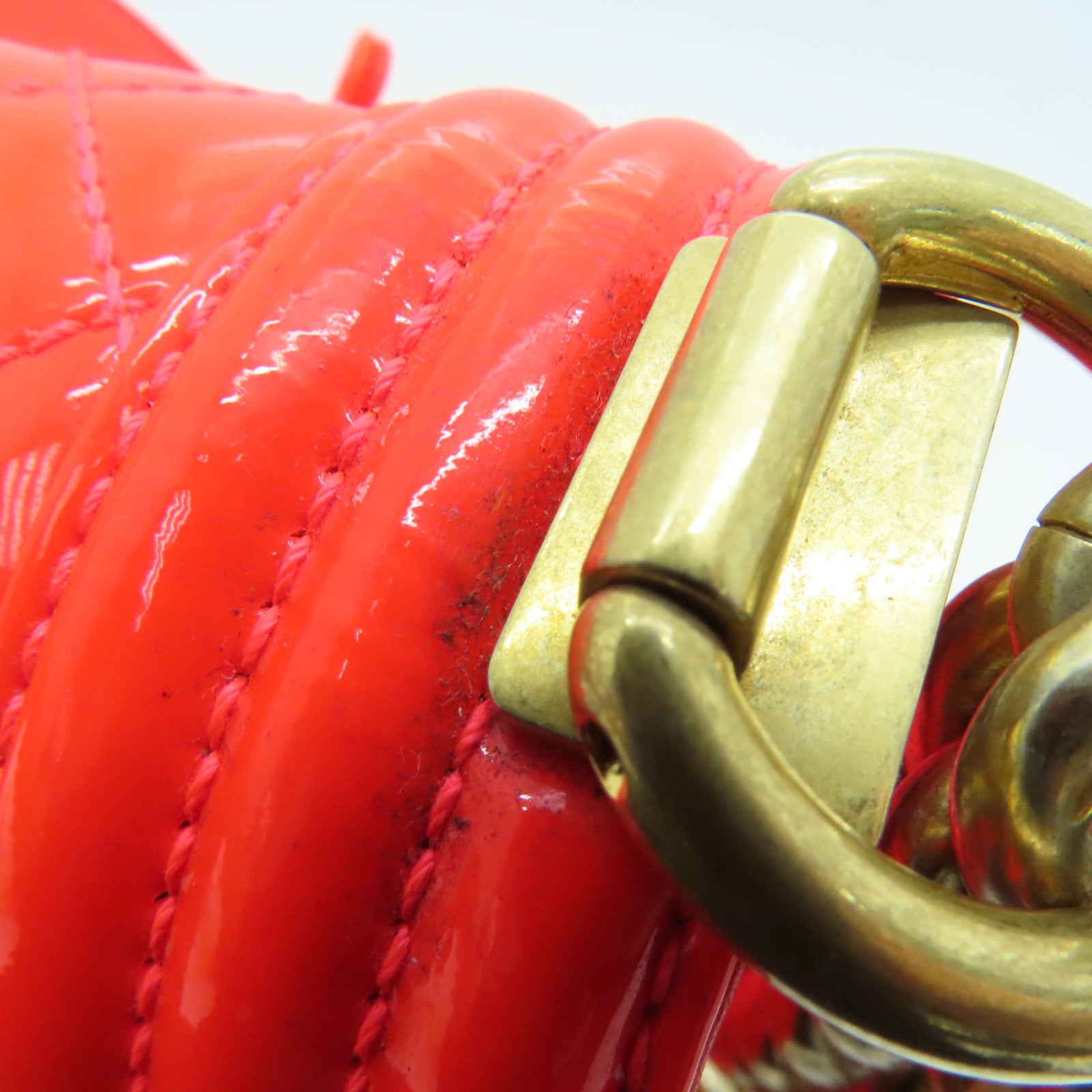 CHANEL diamond patent leather Boy Chanel Shoulder Bag gold buckle chain shoulder bag orange