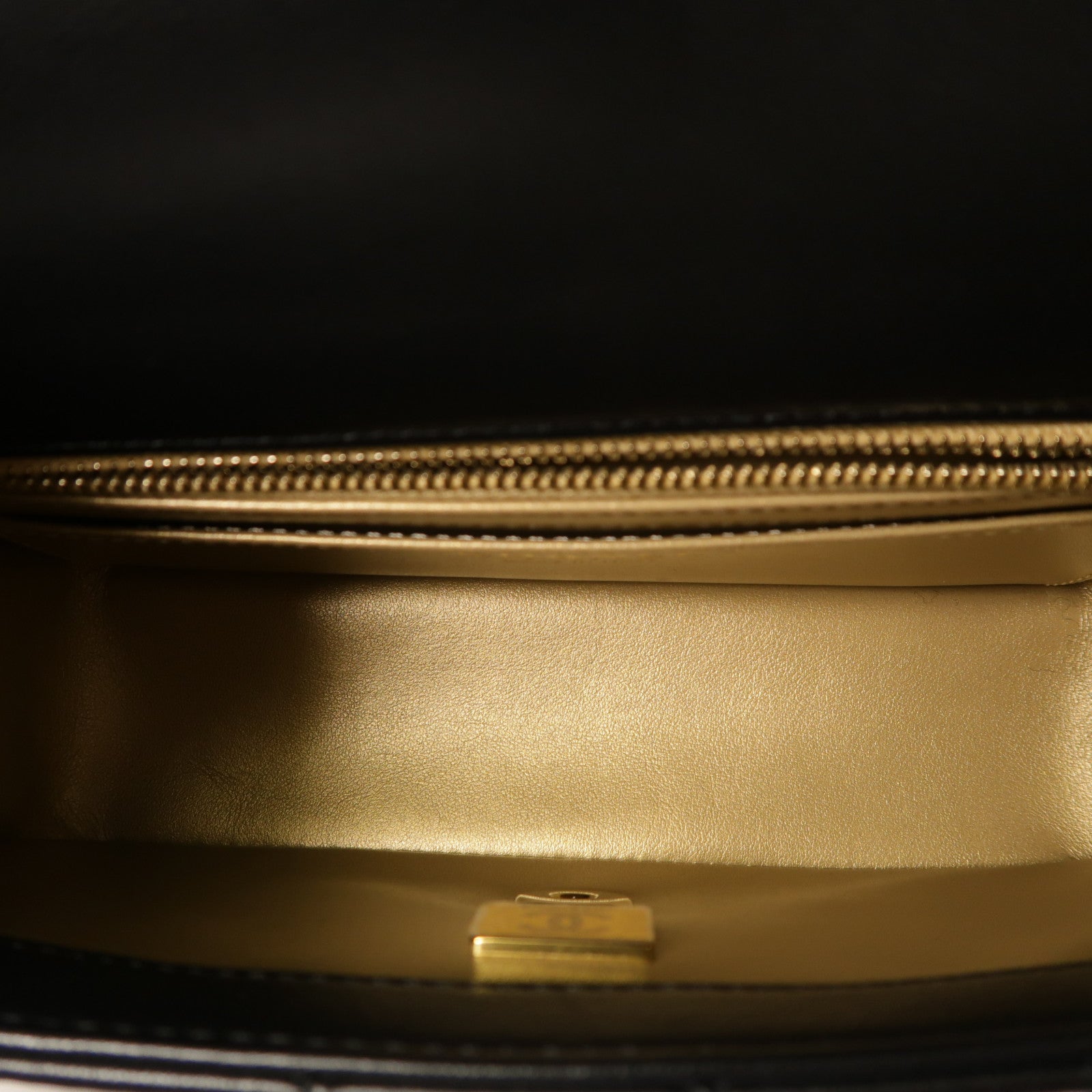 CHANEL 羊皮皮革Classic 20金扣鏈帶肩背袋