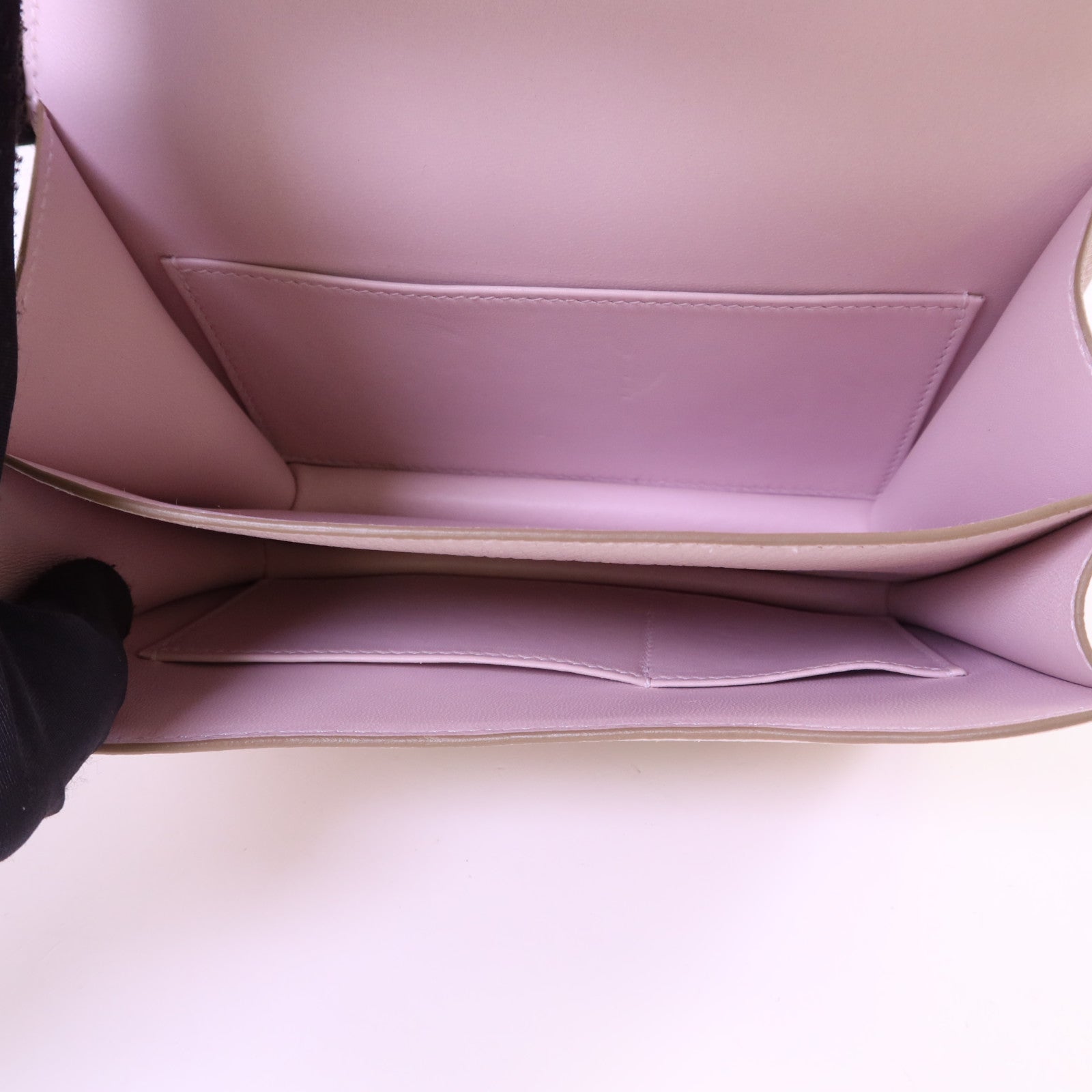 HERMES Chevre皮革Constance Mini銀扣肩背袋Mauve Pale