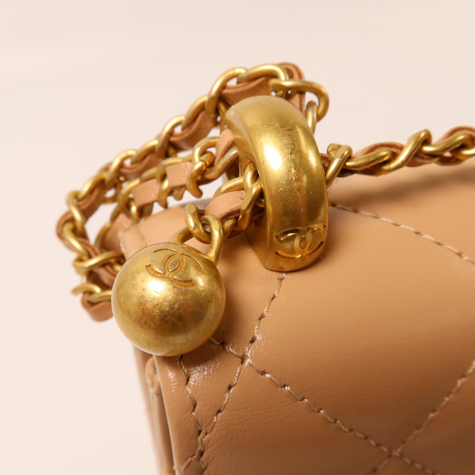CHANEL 牛皮皮革WOC Wallet On Chain鏈帶肩背袋