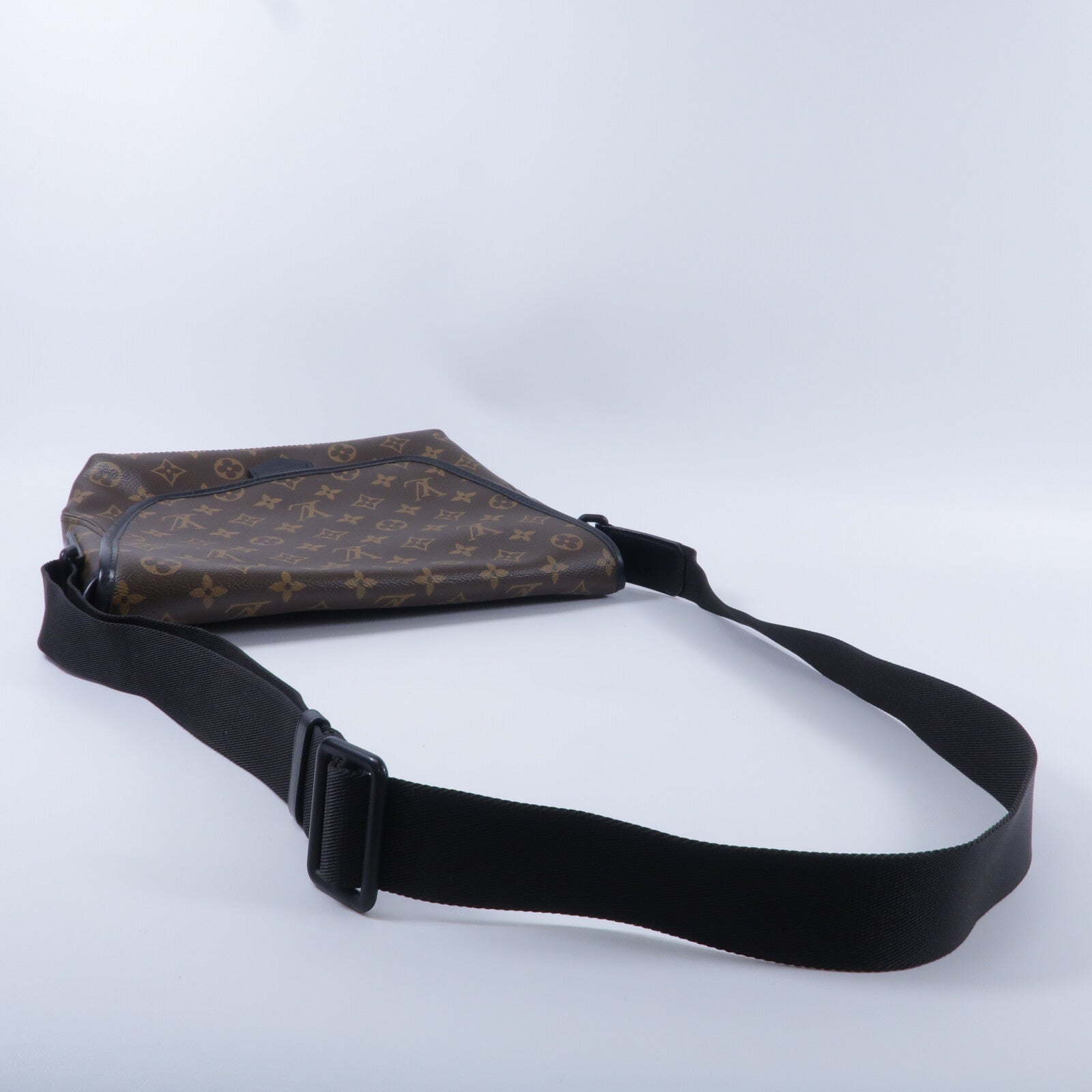 LOUIS VUITTON Monogram Macassar Magnetic Messenger Bag肩背袋