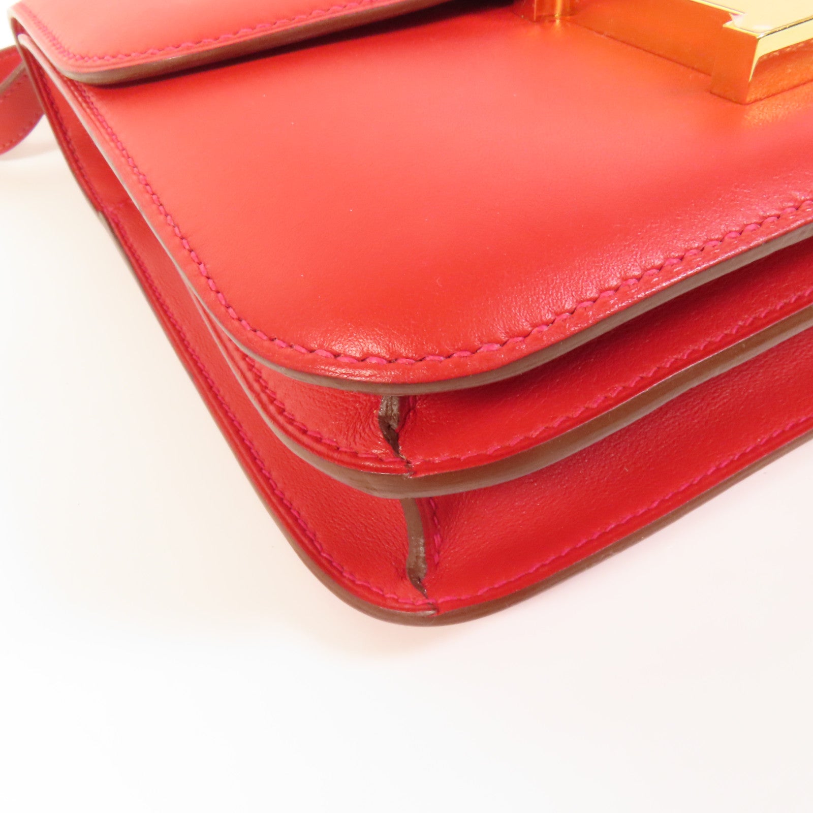 HERMES Swift皮革Constance 24金扣肩背袋Red