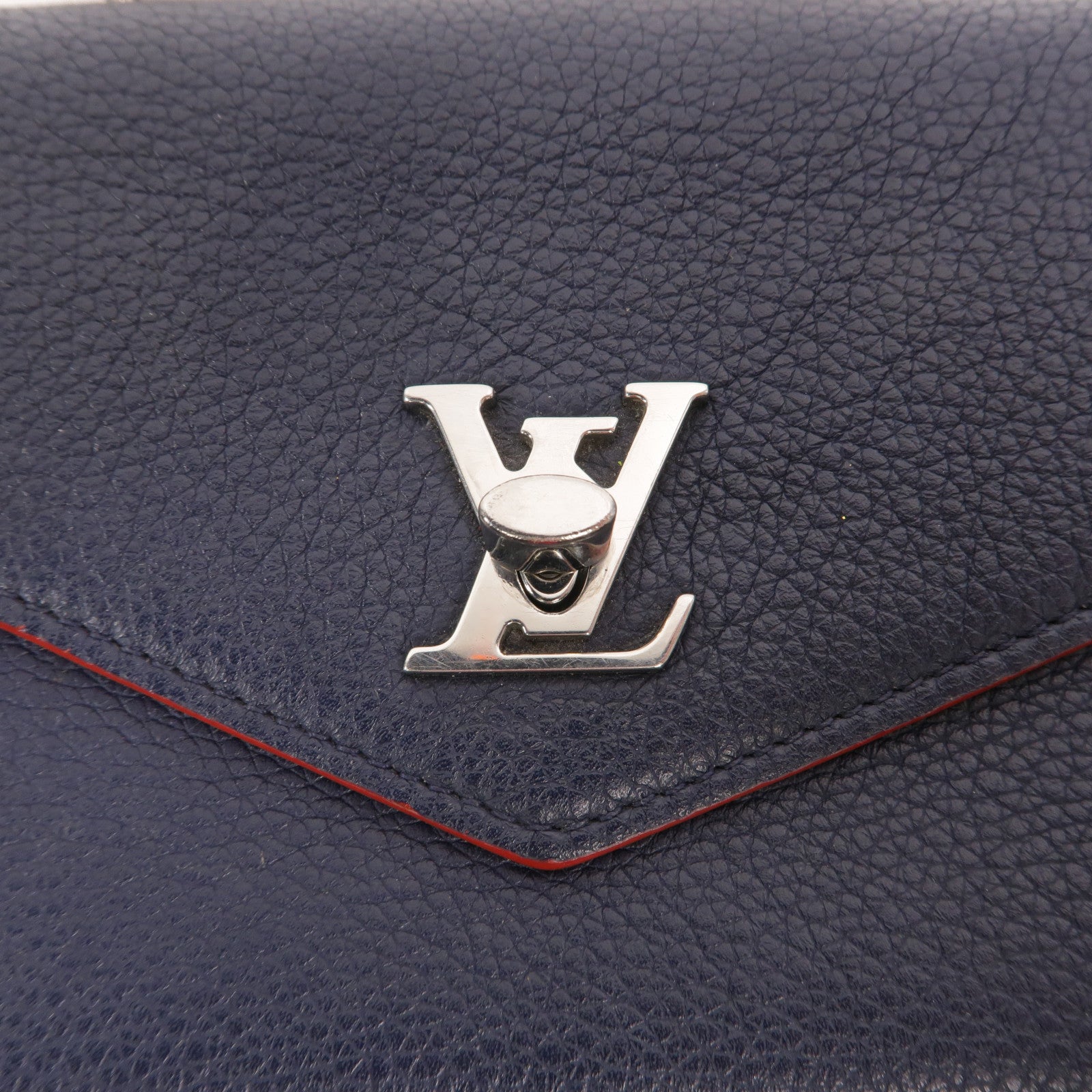 LOUIS VUITTON 牛皮皮革MyLockMe鏈帶肩背袋