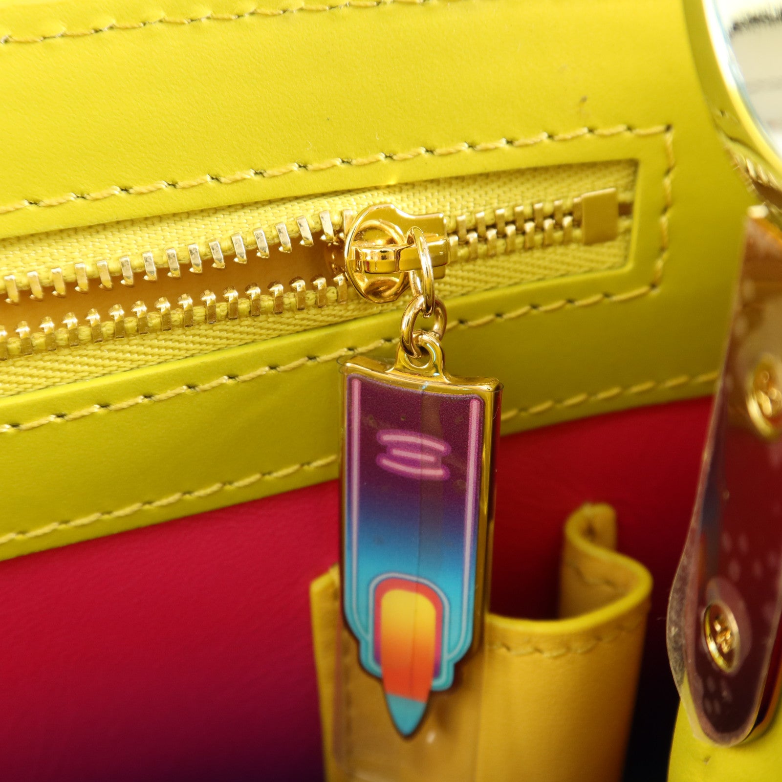 LOUIS VUITTON 牛皮皮革Bolsa Capucines MM手挽肩背兩用袋