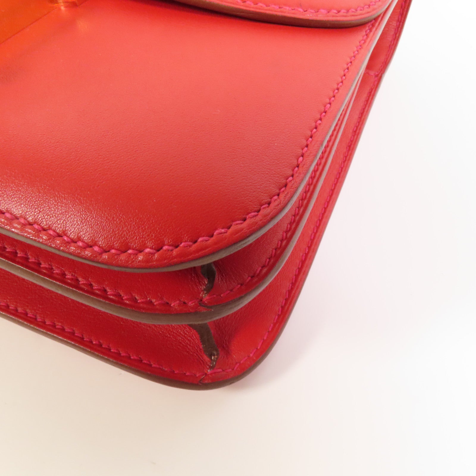 HERMES Swift皮革Constance 24金扣肩背袋Red