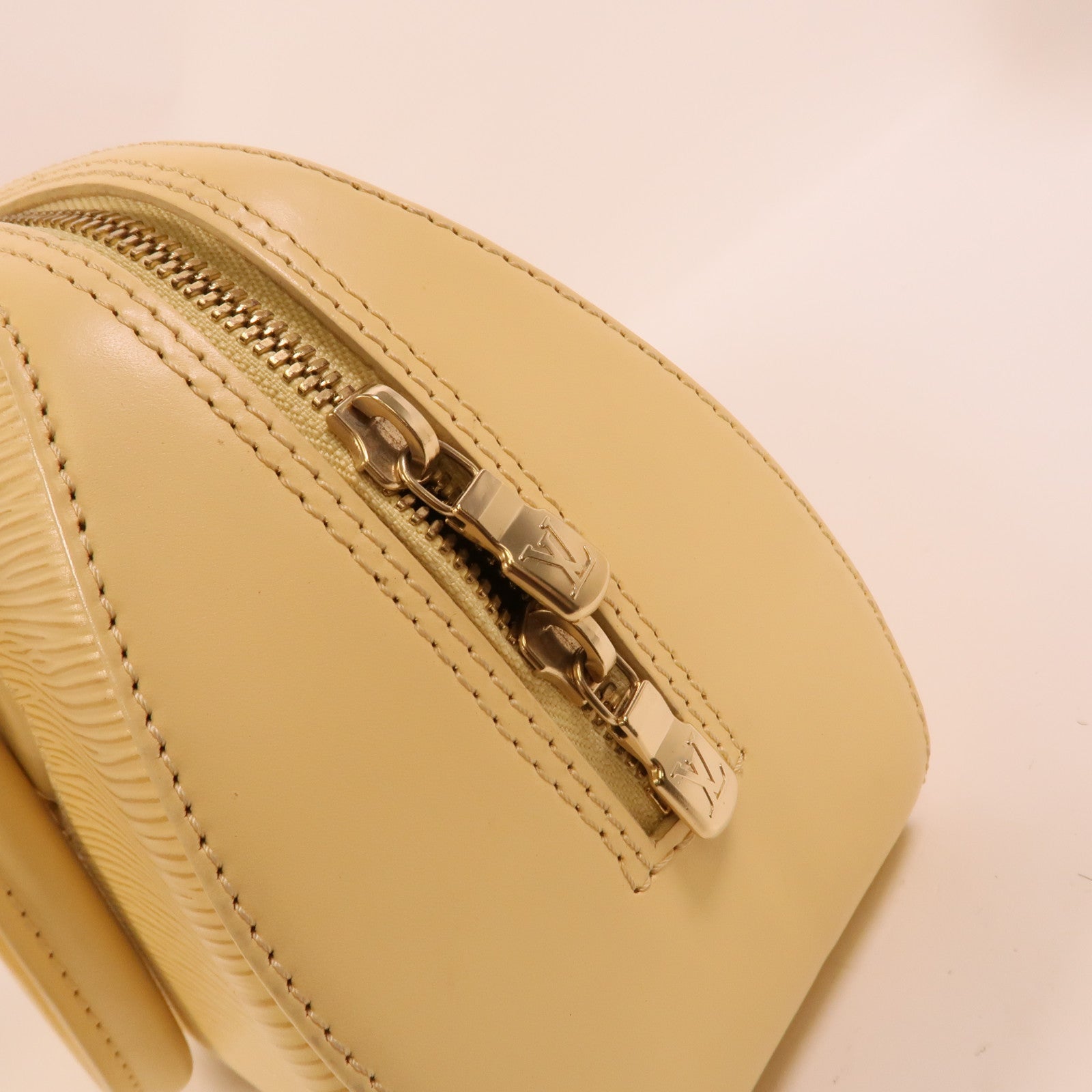 LOUIS VUITTON Epi Jasmin金扣手挽袋