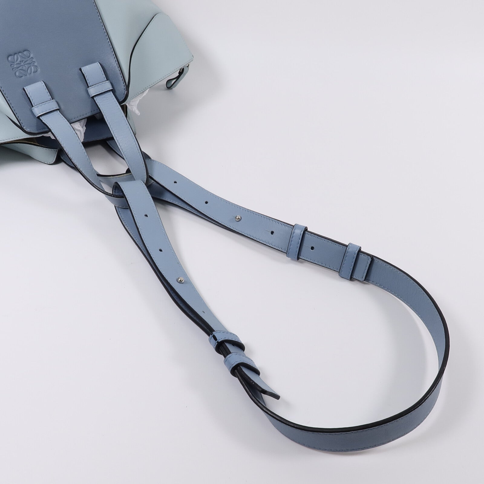 LOEWE 牛皮皮革Hammock Medium手挽肩背兩用袋