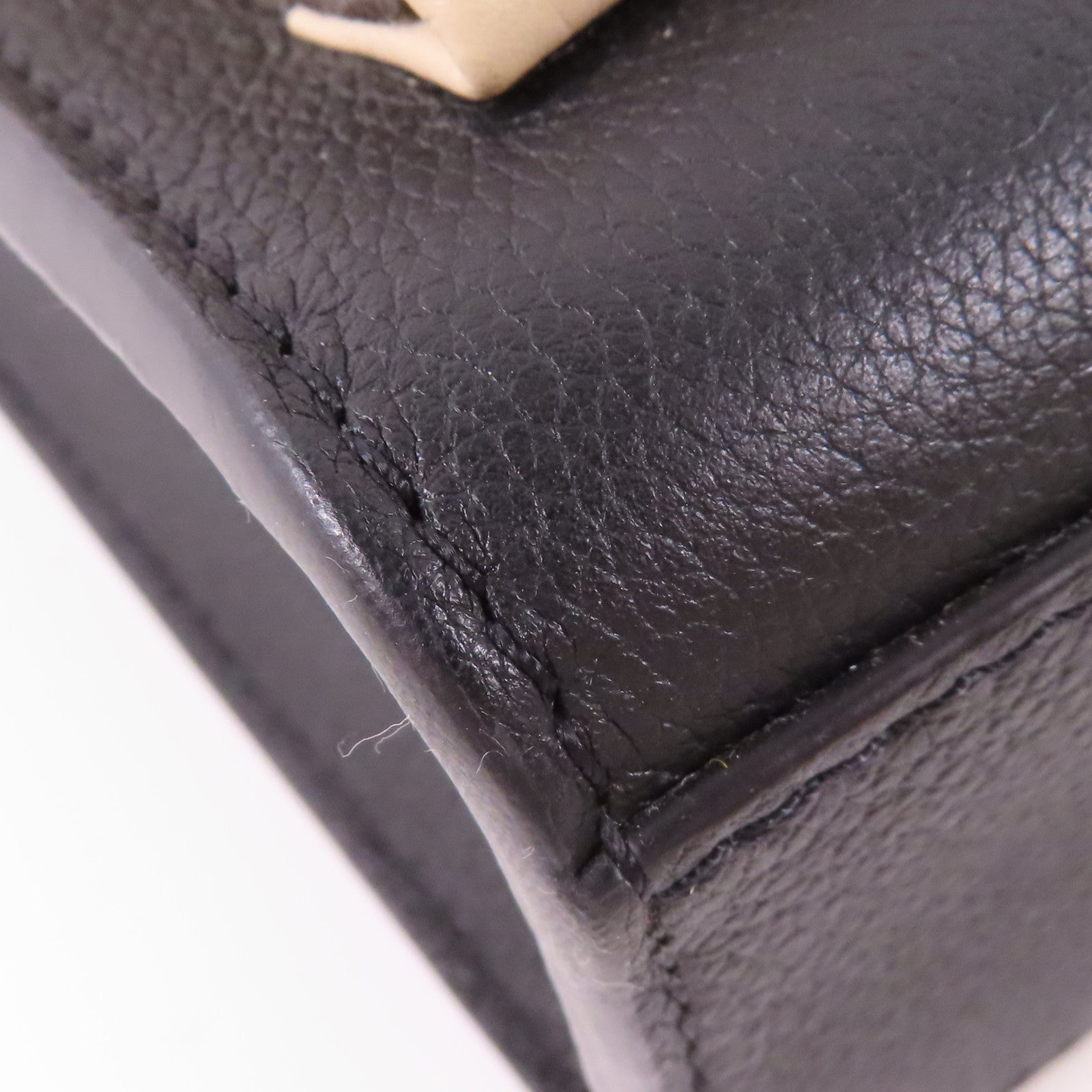 LOUIS VUITTON 牛皮皮革My Lock Me Chain Bag銀扣肩背袋