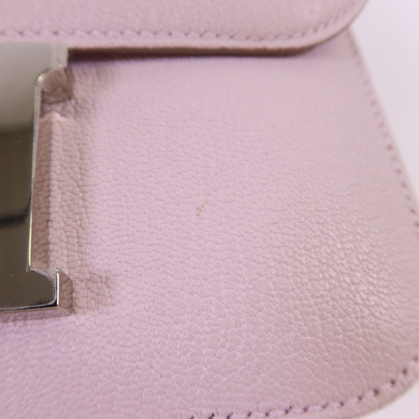 HERMES Chevre皮革Constance Mini銀扣肩背袋Mauve Pale