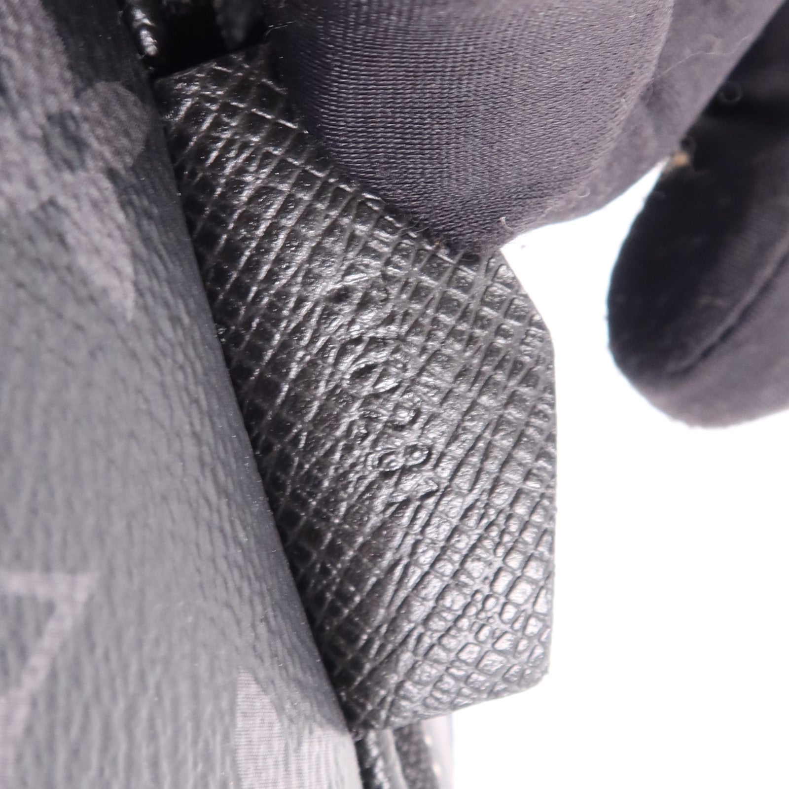 LOUIS VUITTON Taigalama Outdoor Pochette腰包/肩背袋