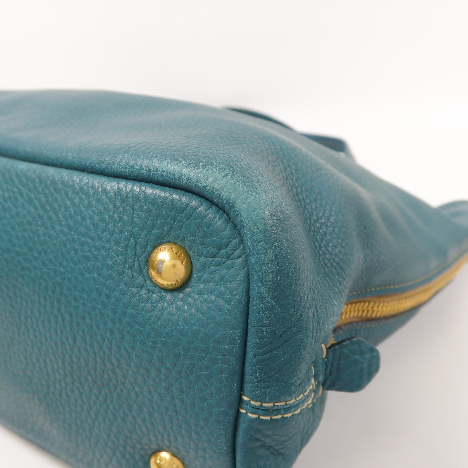 PRADA 牛皮皮革Shoulder Bag金扣肩背袋