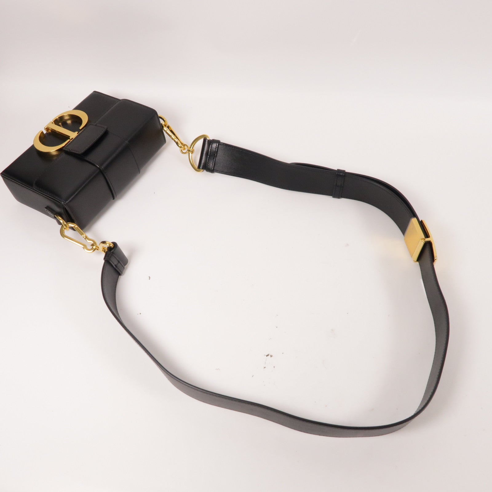 Dior 牛皮皮革30 Montaigne金扣肩背袋黑色