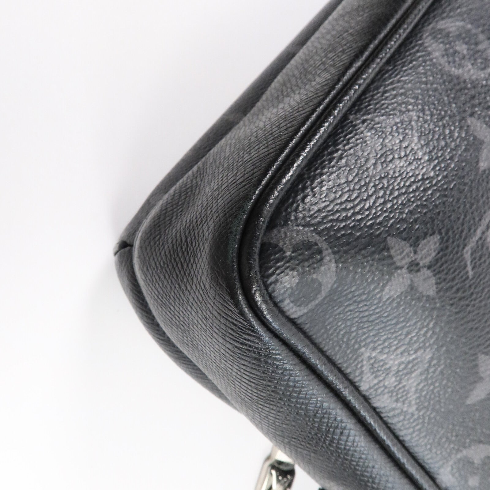 LOUIS VUITTON Monogram Eclipse/Taiga Outdoor Messenger銀扣肩背袋