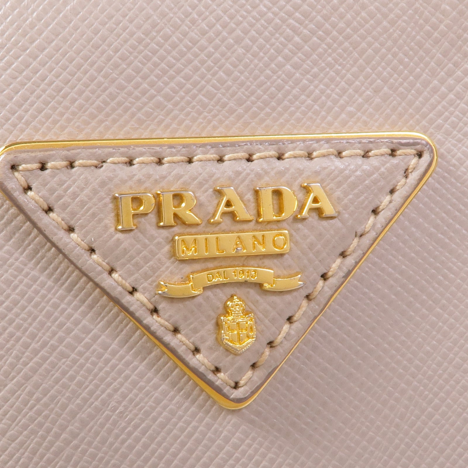 PRADA Saffiano皮革Handbag金扣手挽袋