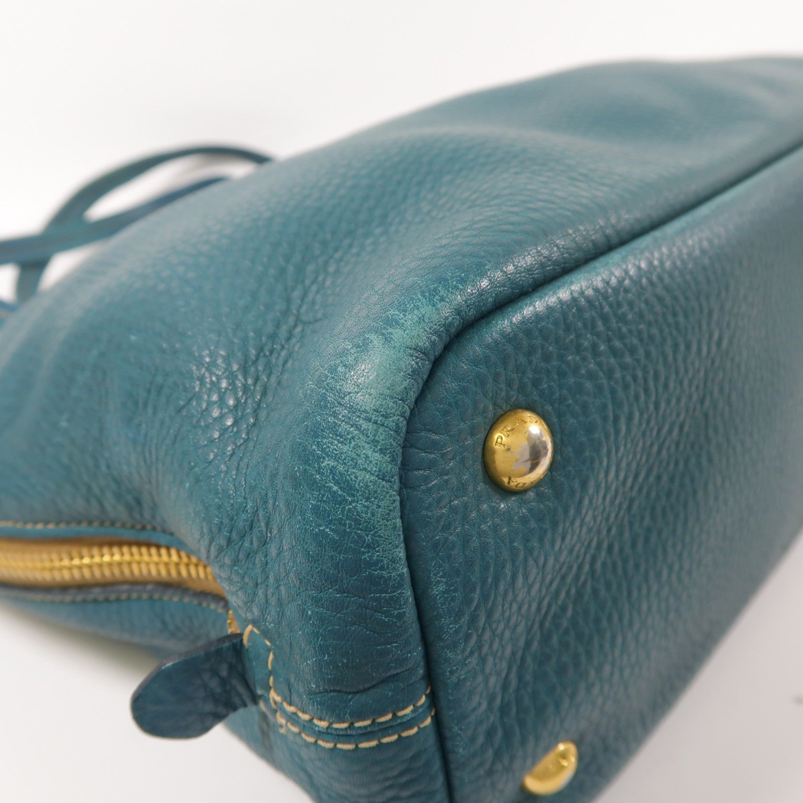 PRADA 牛皮皮革Shoulder Bag金扣肩背袋