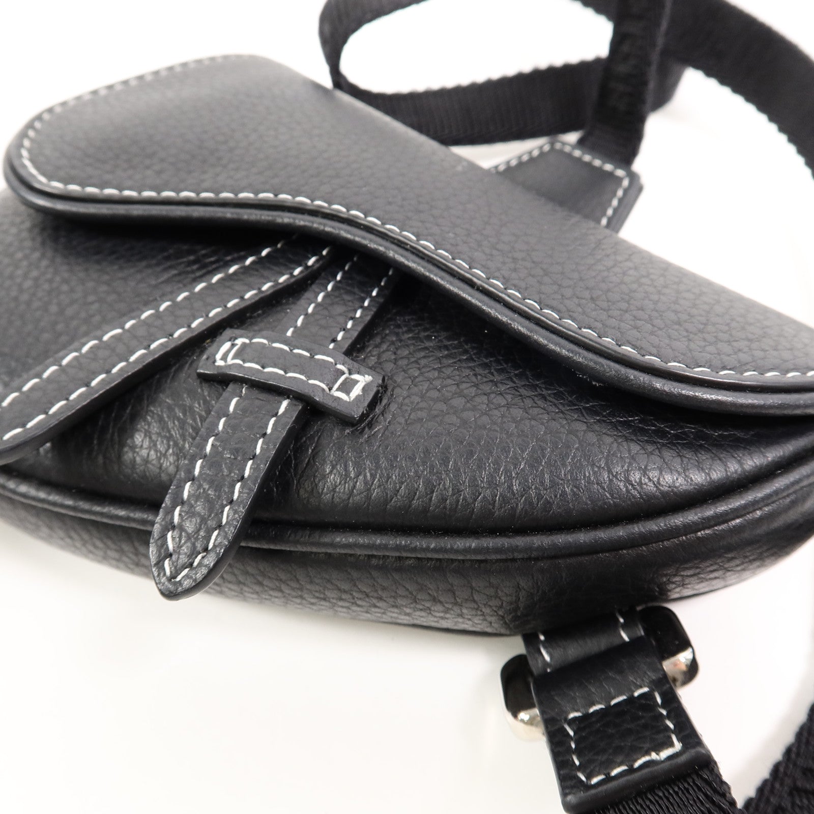 Dior 牛皮皮革Nano Saddle肩背袋
