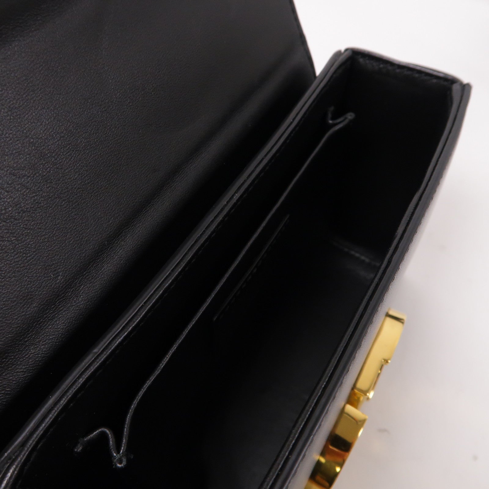 Dior 牛皮皮革30 Montaigne金扣肩背袋黑色
