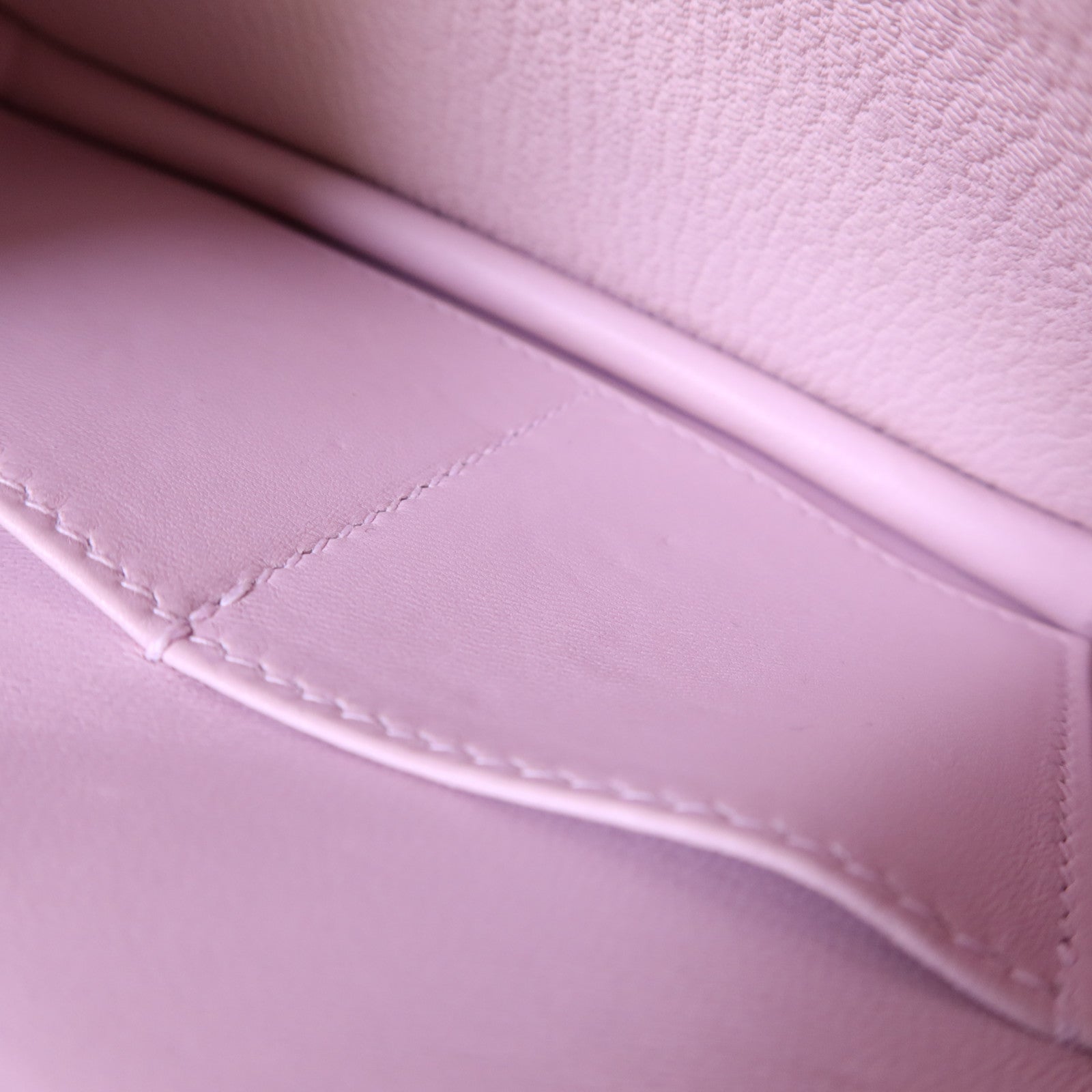 HERMES Chevre皮革Constance Mini銀扣肩背袋Mauve Pale
