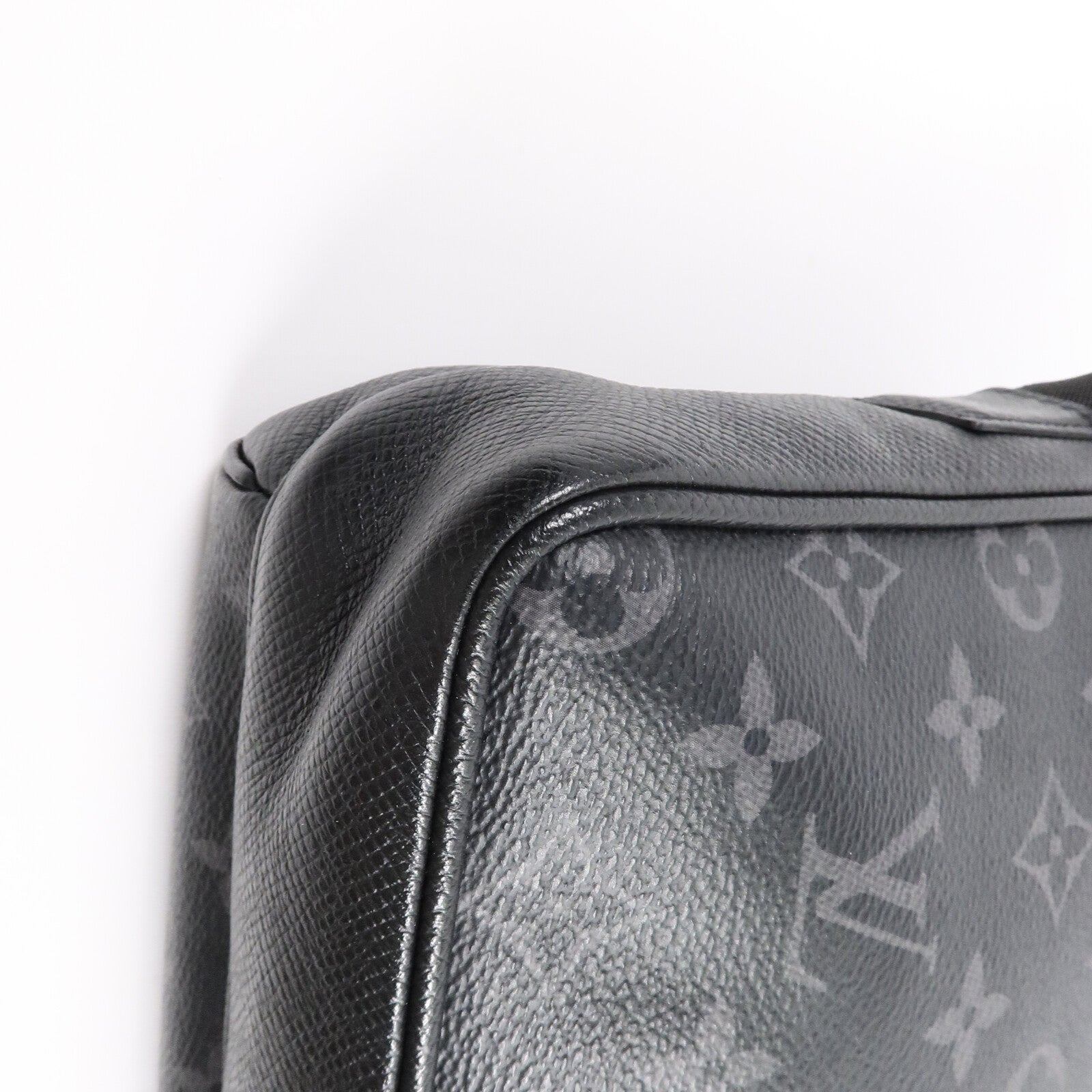 LOUIS VUITTON Monogram Eclipse/Taiga Outdoor Messenger銀扣肩背袋