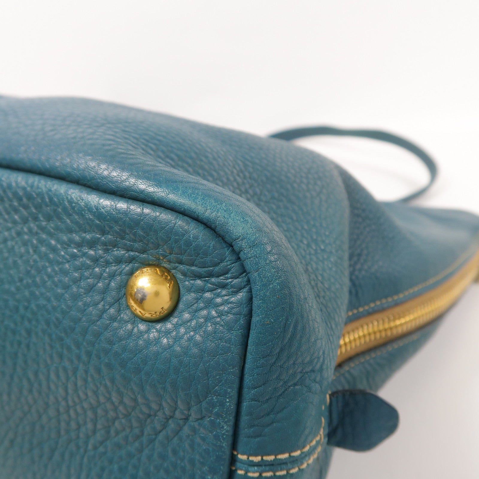 PRADA 牛皮皮革Shoulder Bag金扣肩背袋