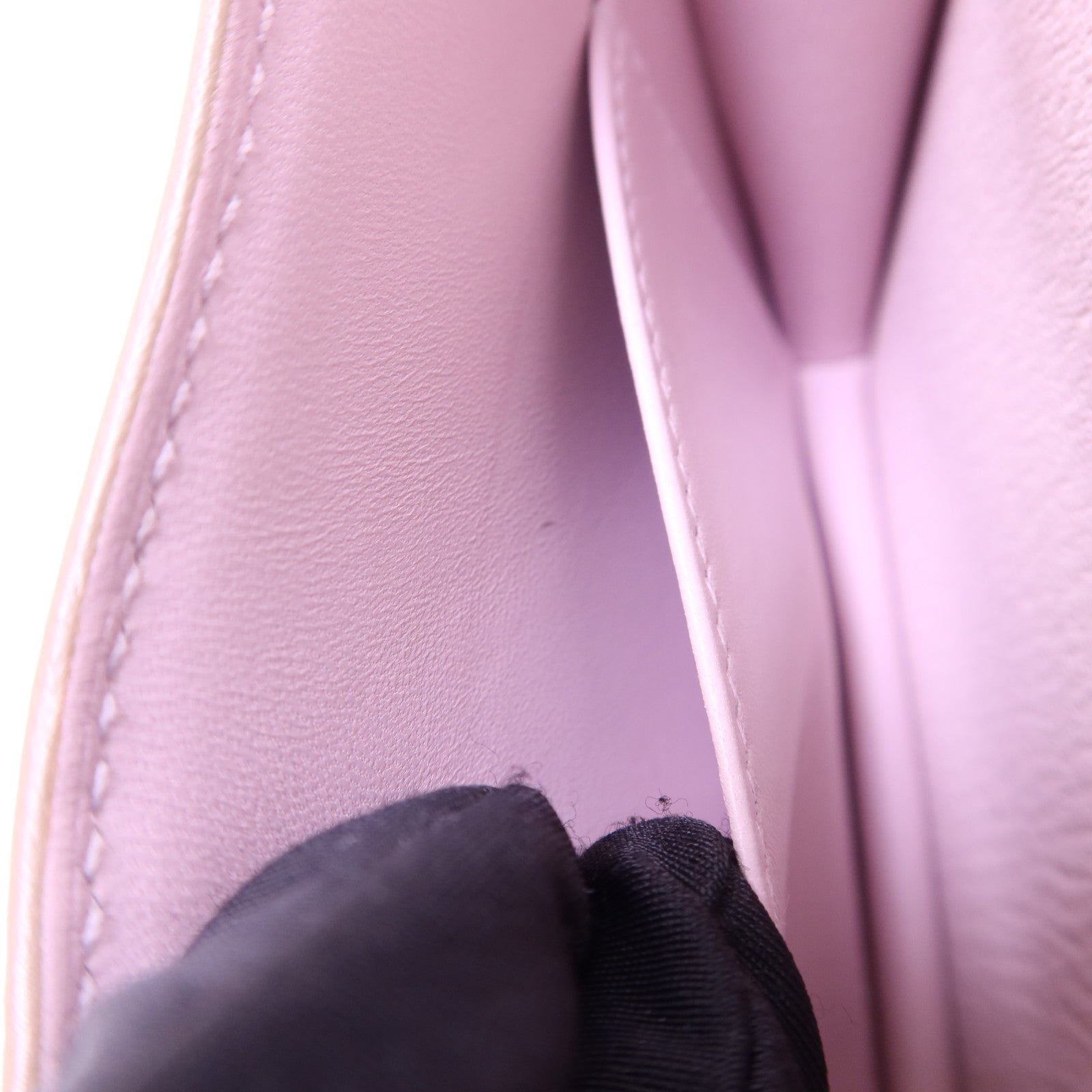 HERMES Chevre皮革Constance Mini銀扣肩背袋Mauve Pale