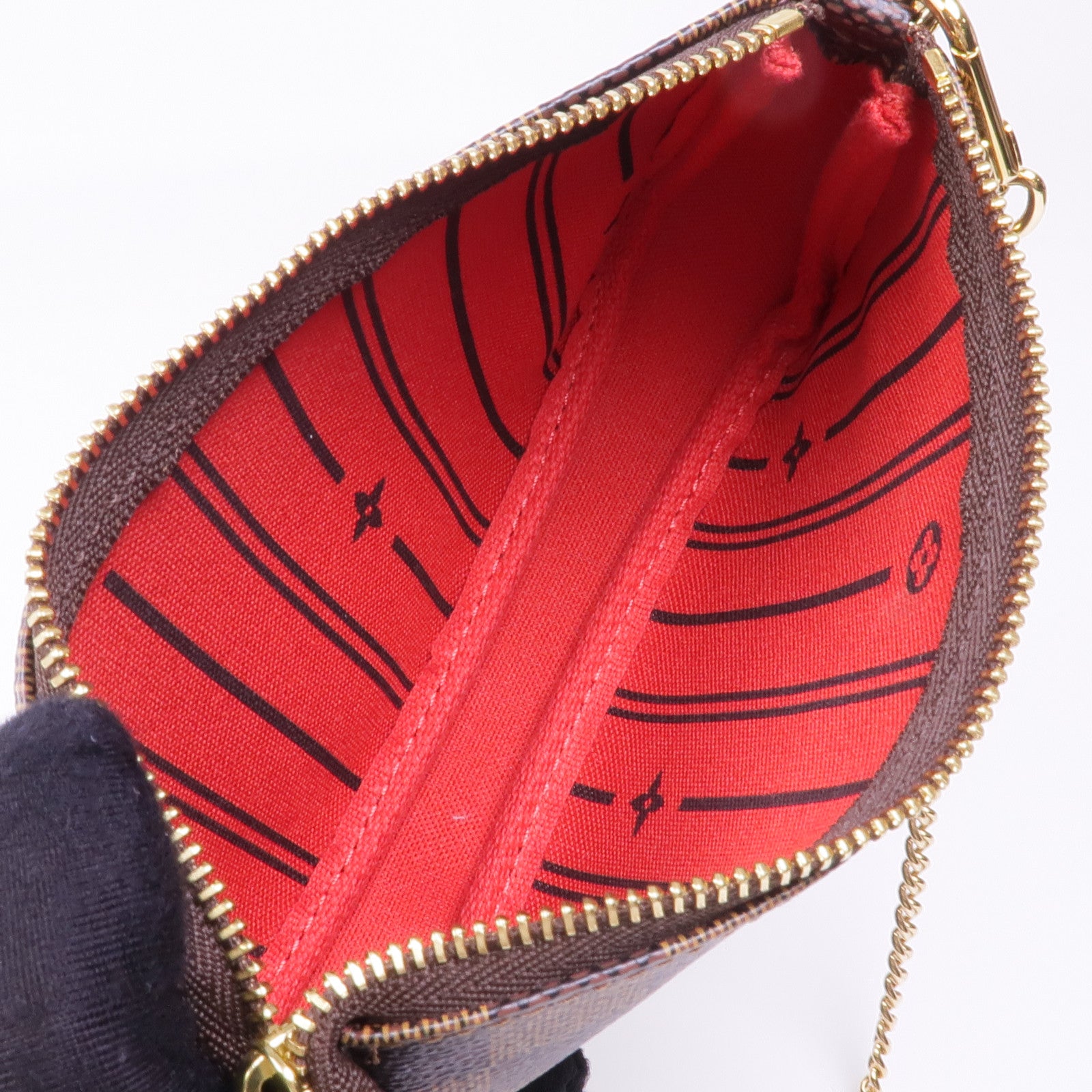 LOUIS VUITTON Damier Mini Pochette Accessoires金扣手挽袋