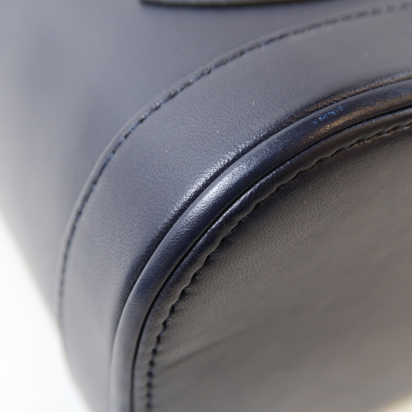 CHANEL 【激減優惠】羊皮皮革Vanity Case銀扣鏈帶手挽肩背兩用袋深藍色