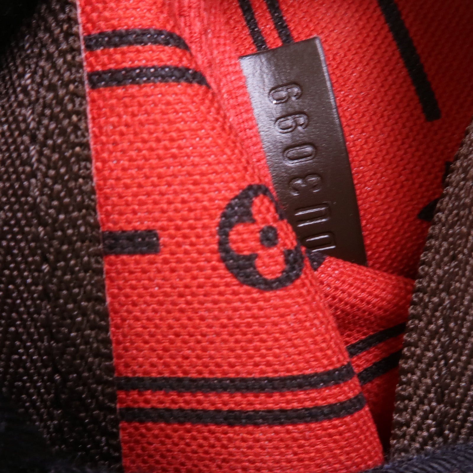 LOUIS VUITTON Damier Mini Pochette Accessoires金扣手挽袋