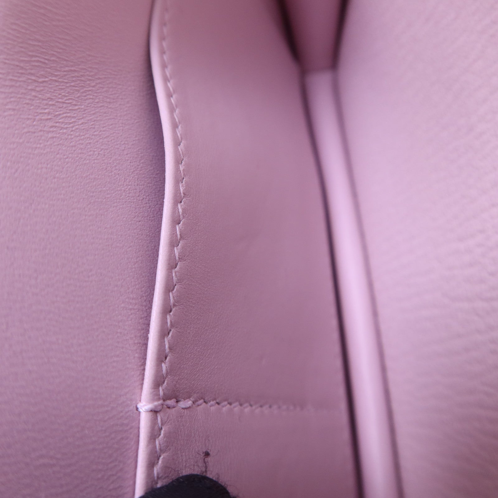 HERMES Chevre皮革Constance Mini銀扣肩背袋Mauve Pale