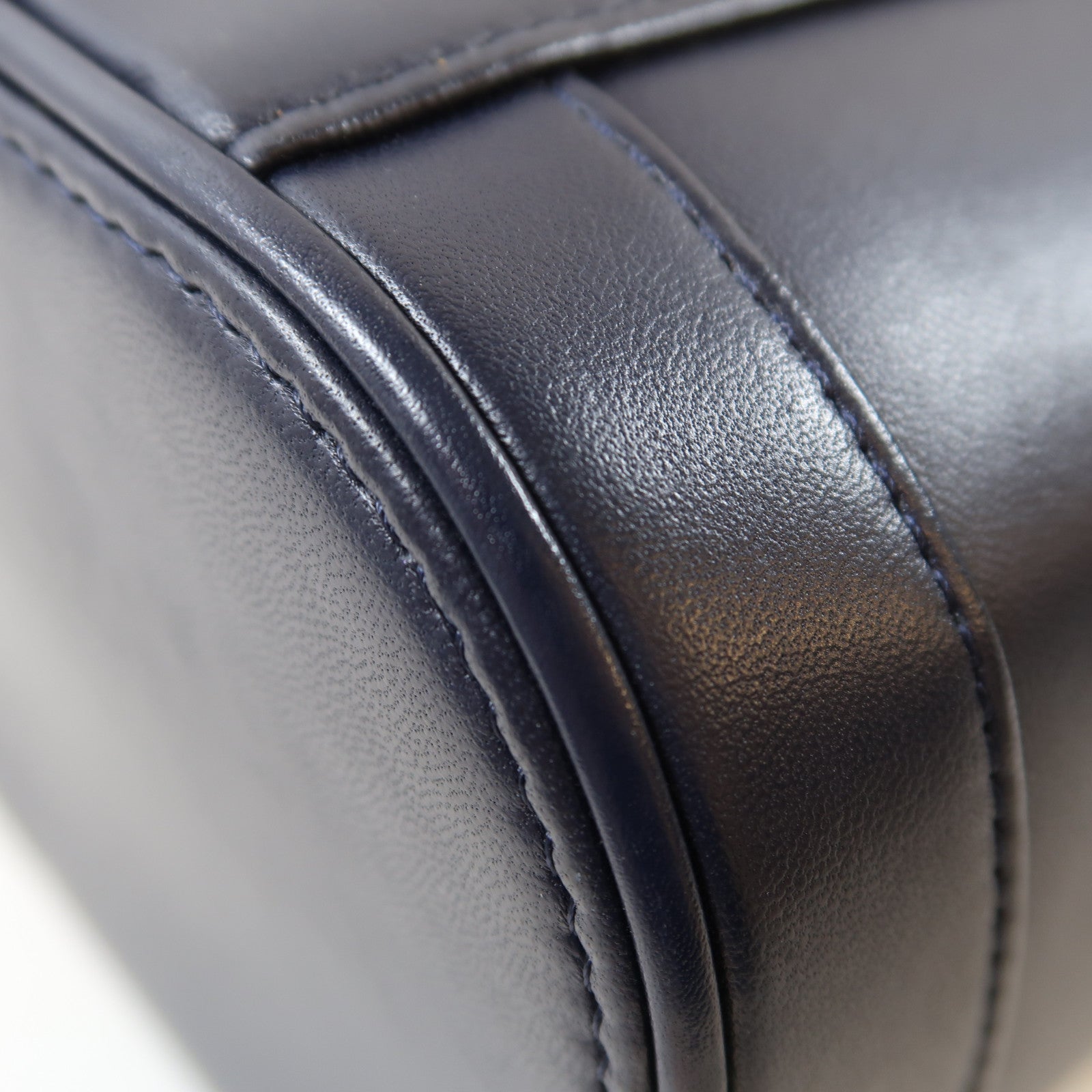 CHANEL 【激減優惠】羊皮皮革Vanity Case銀扣鏈帶手挽肩背兩用袋深藍色