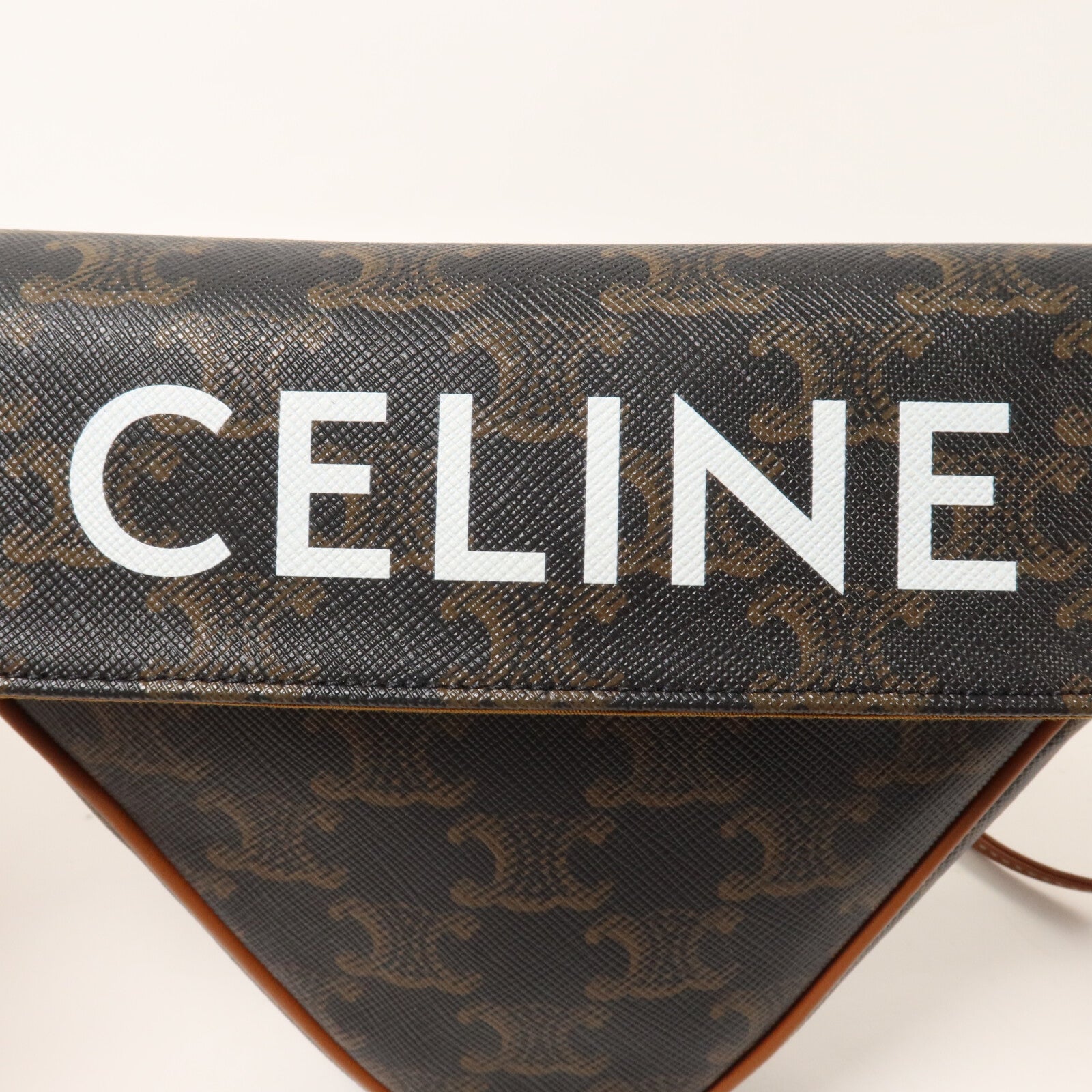CELINE 塗層帆布Triangle Bag肩背袋