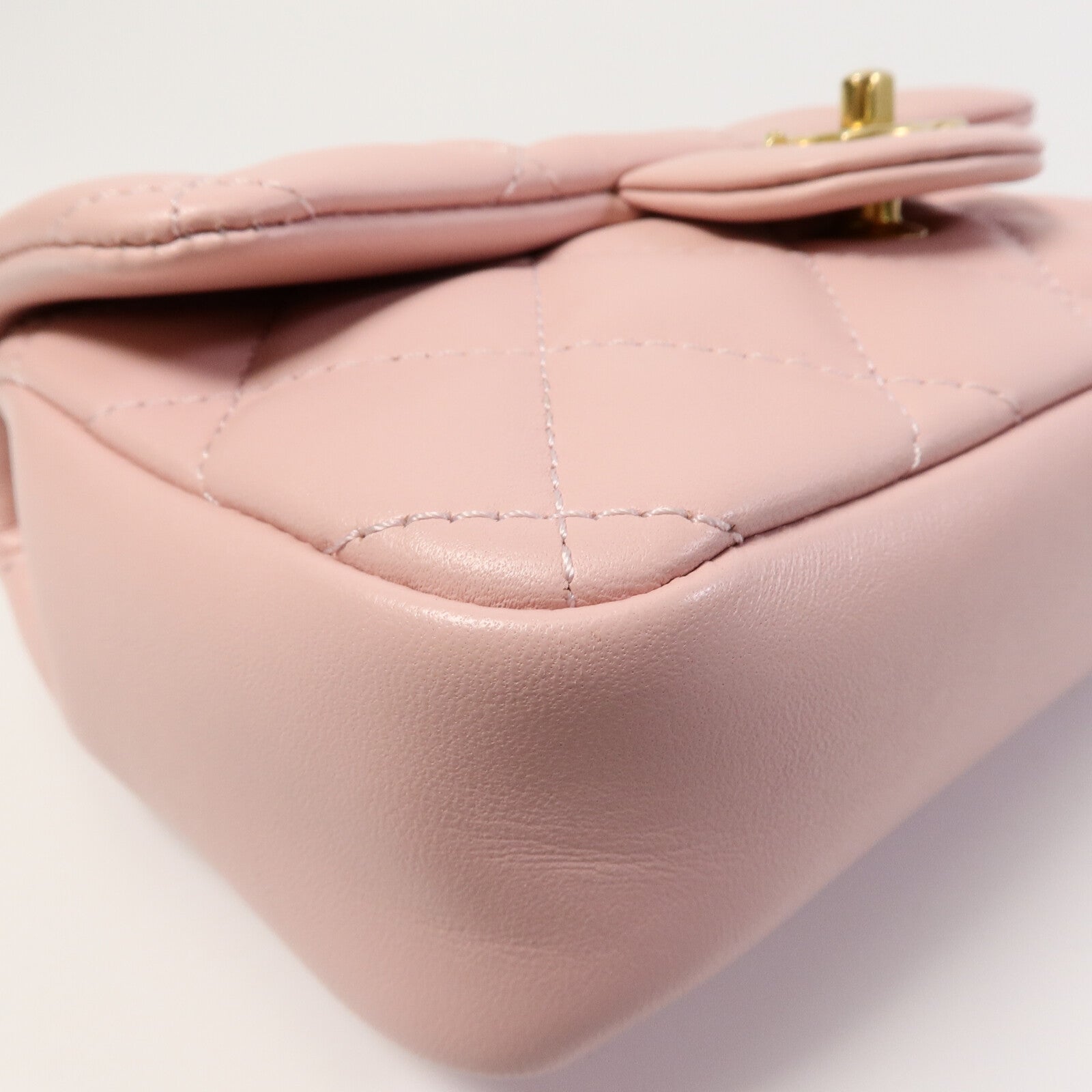 CHANEL 羊皮皮革Heart Chain Flap Bag鏈帶肩背袋