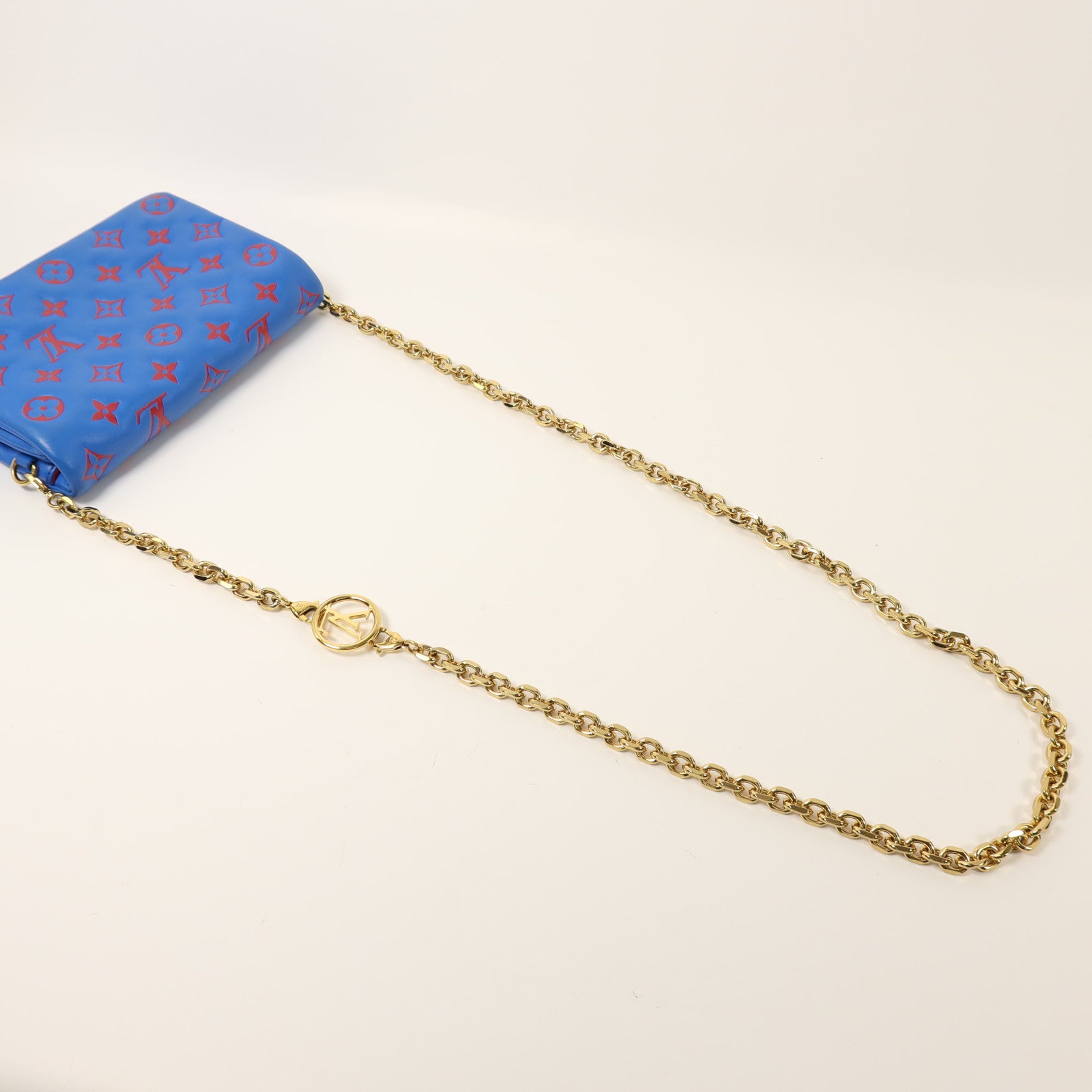 LOUIS VUITTON Monogram Embossed Pochette Coussin金扣鏈帶肩背袋